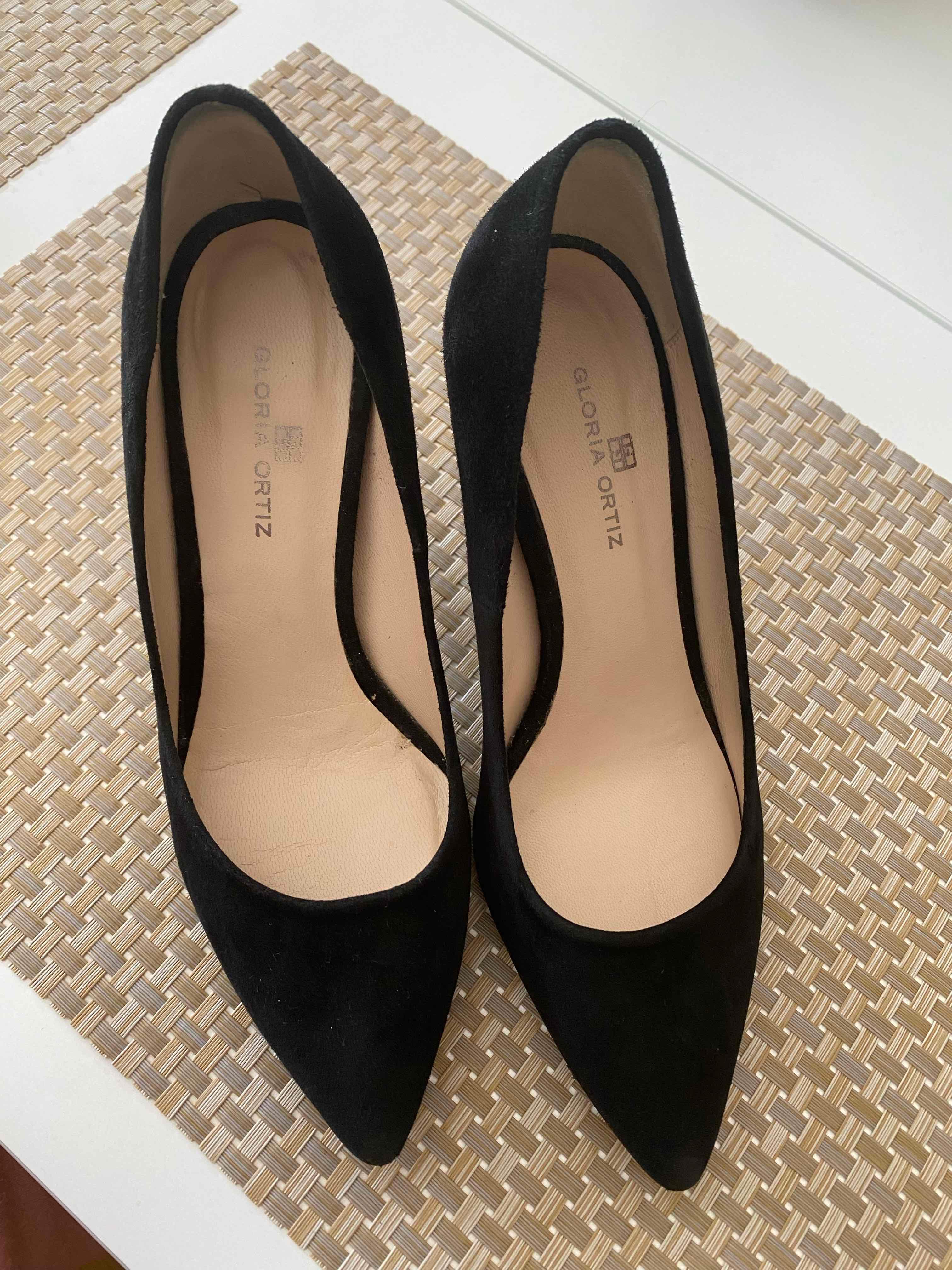 Tacones tipo salón Gloria Ortiz — foto 1 de 2