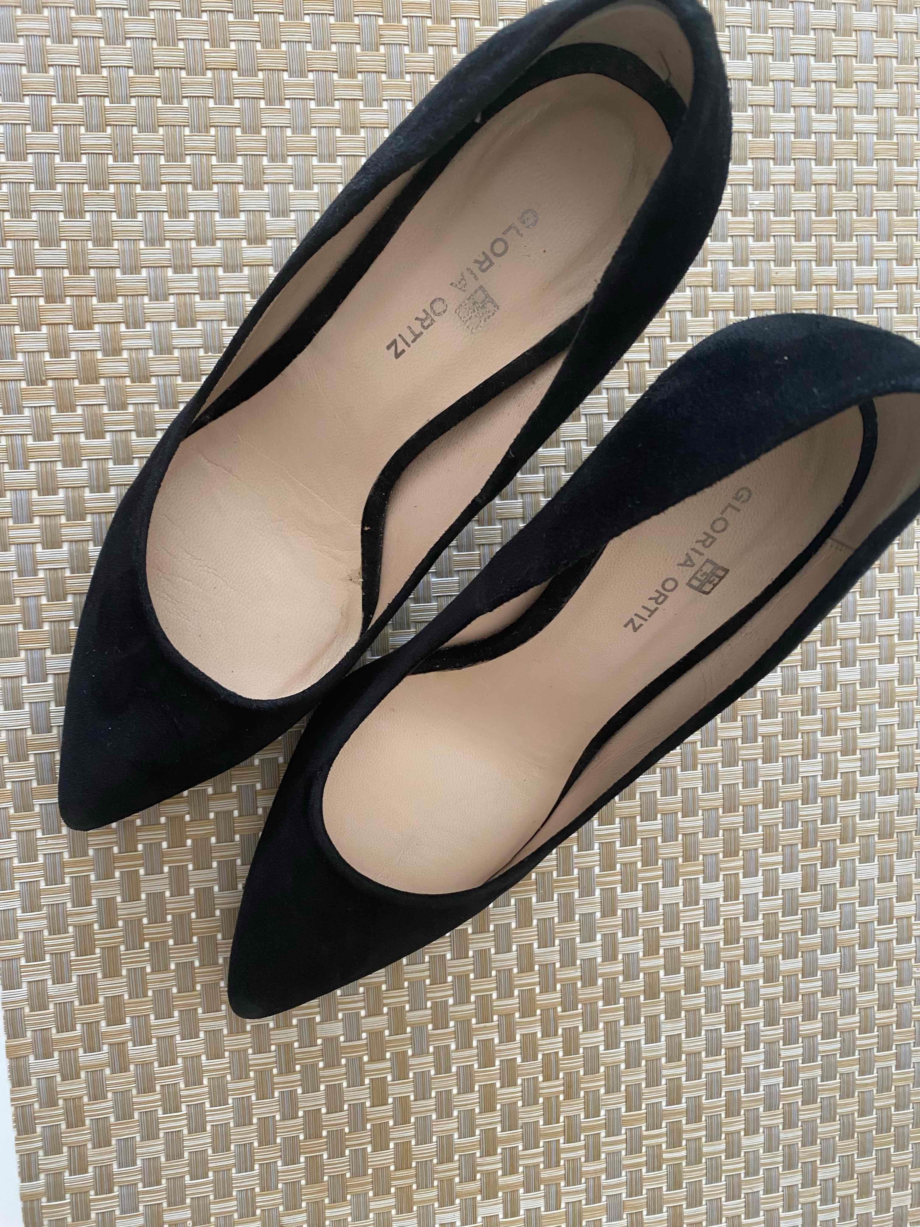 Tacones tipo salón Gloria Ortiz — foto 2 de 2