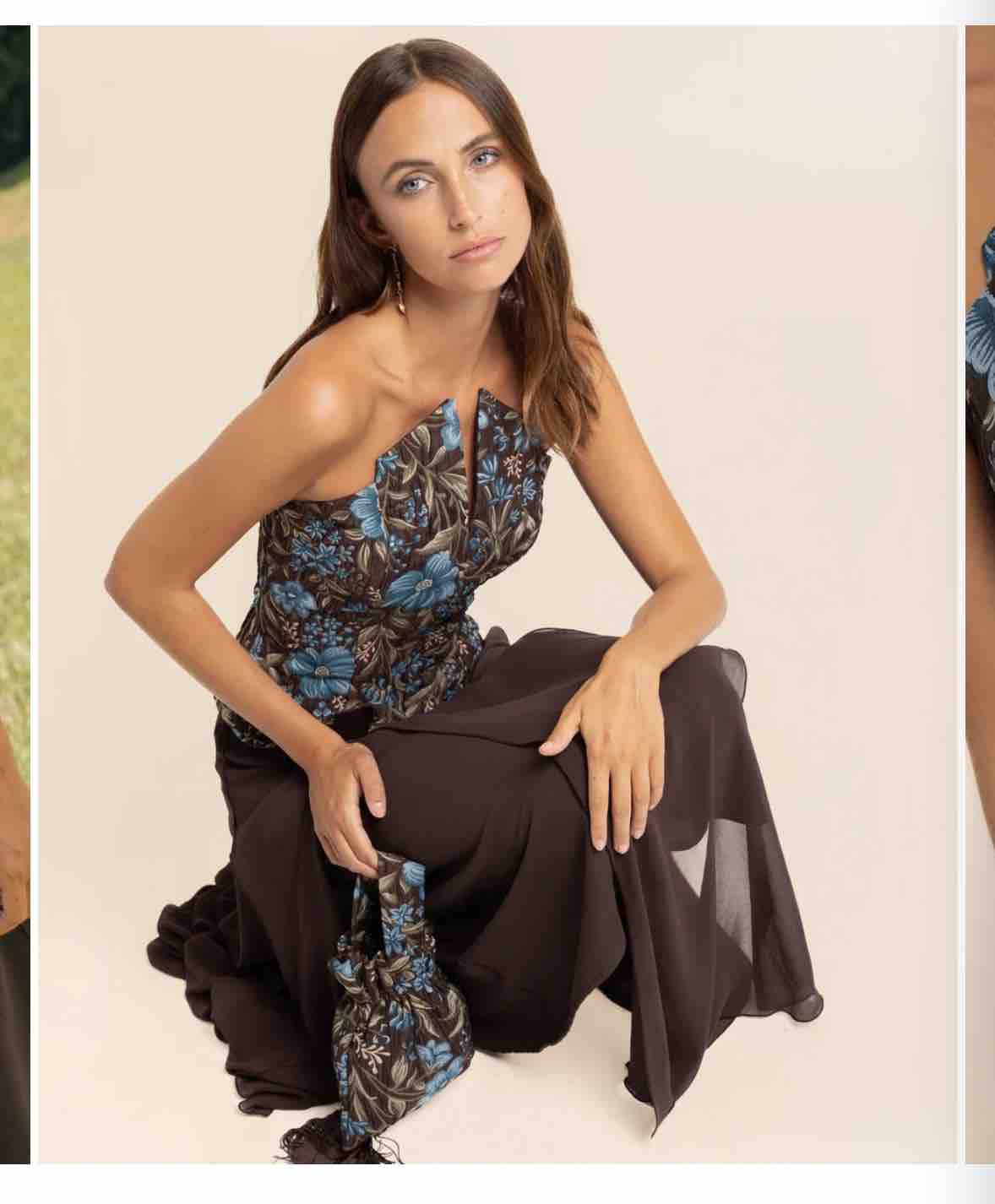 Conjunto , usado una sola vez . Muy favorecedor. No incluye bolso . The Are