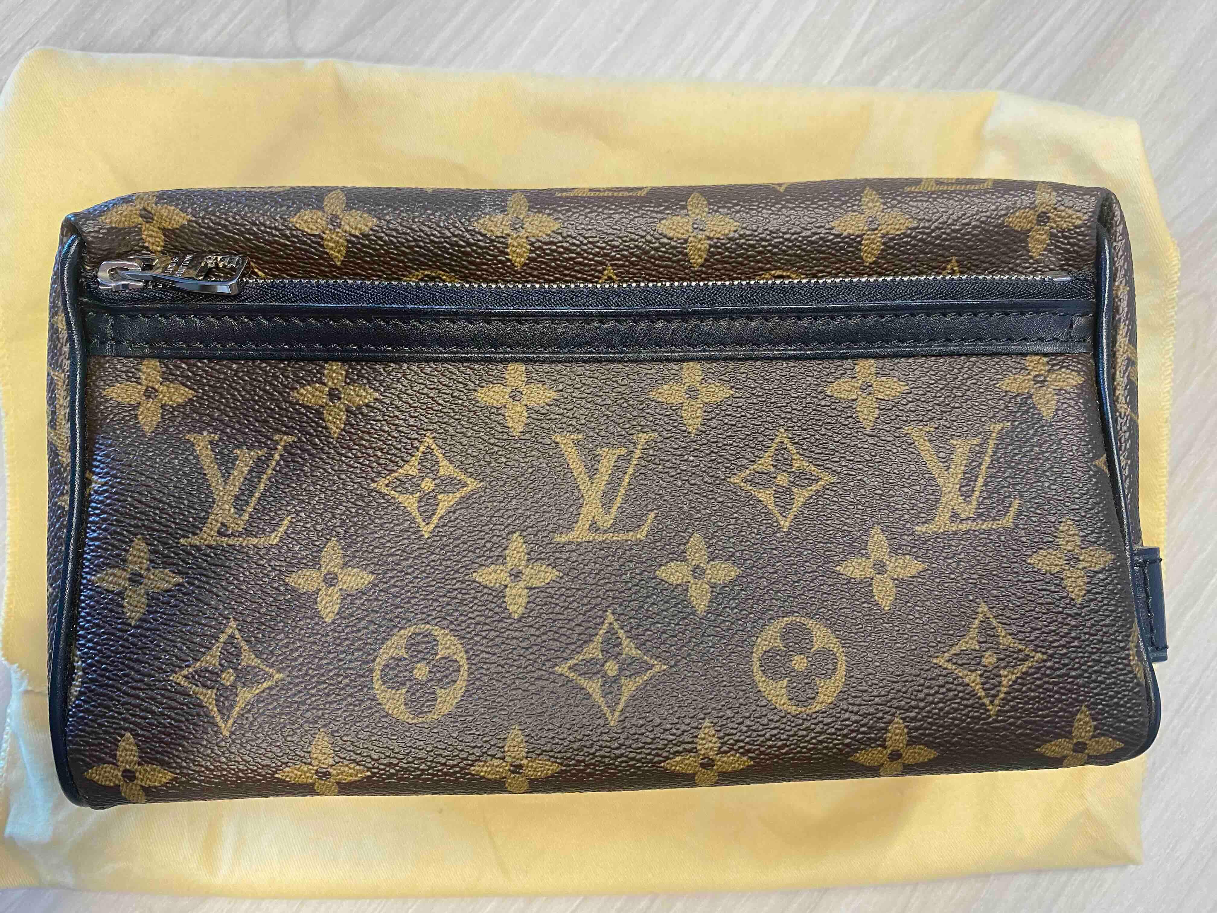 Neceser Louis Vuitton — foto 1 de 4