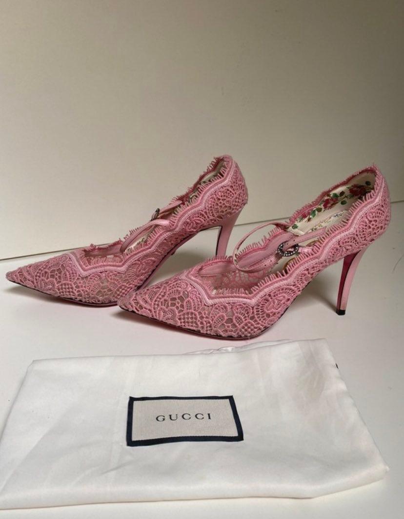 tacones gucci rosas — foto 3 de 6