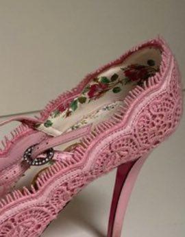 tacones gucci rosas — foto 4 de 6