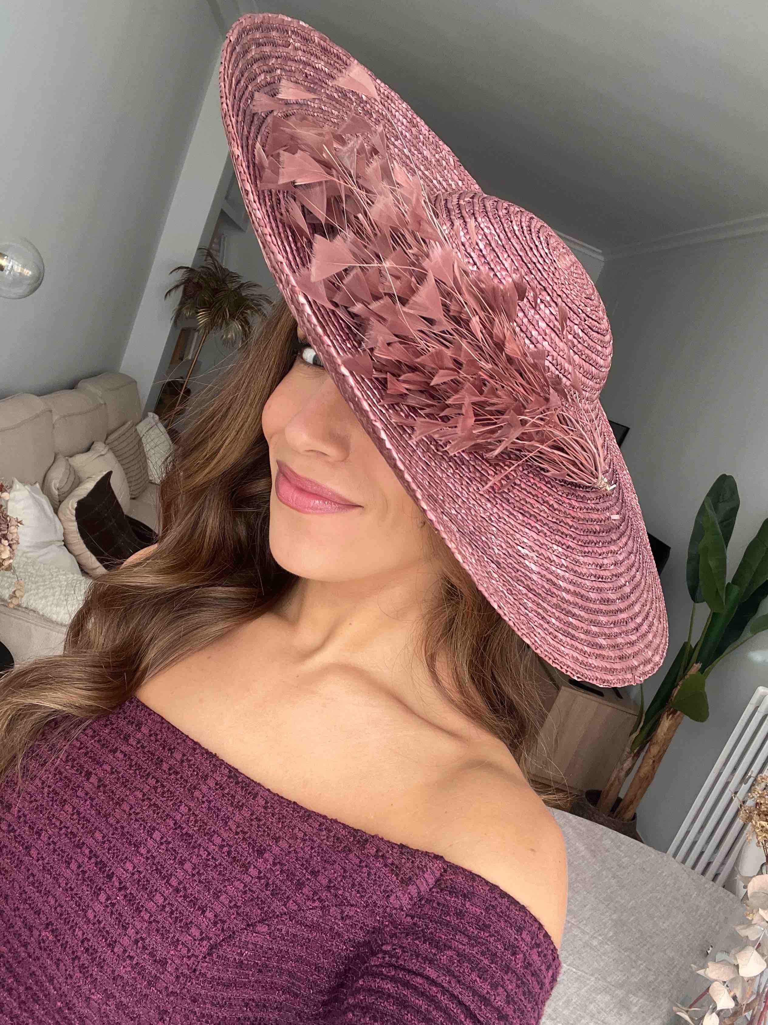 Alquiler Pamela tocado de Masario Hat | Jointy