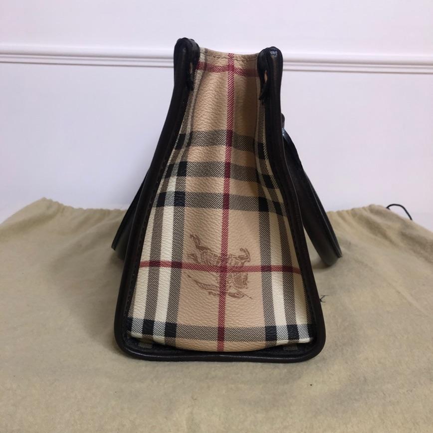 Bolso Burberry — foto 3 de 5