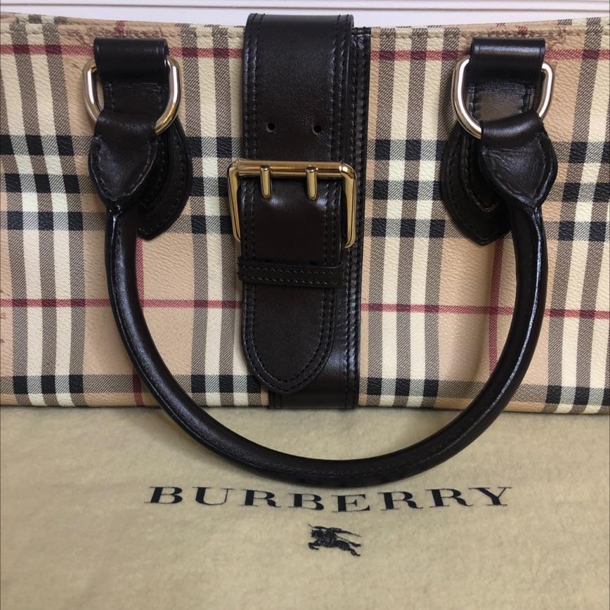 Bolso Burberry — foto 5 de 5