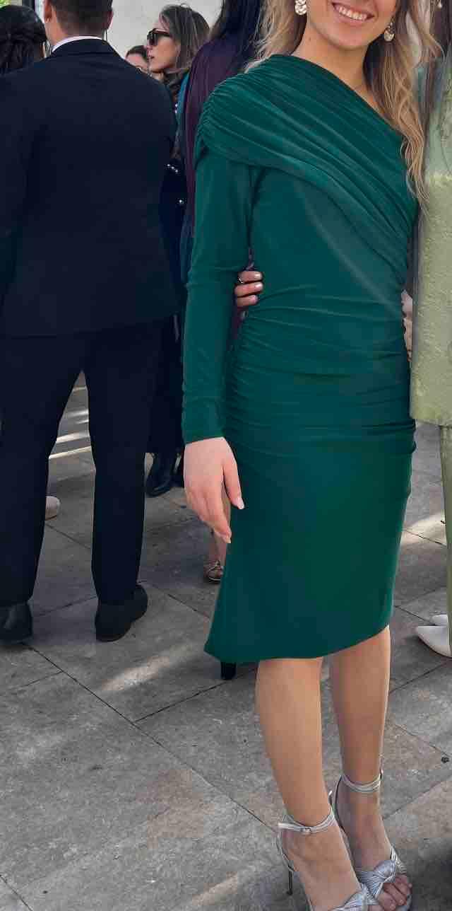 Vestido arreglado verde oscuro. Silvia Mas Boutique — foto 3 de 3