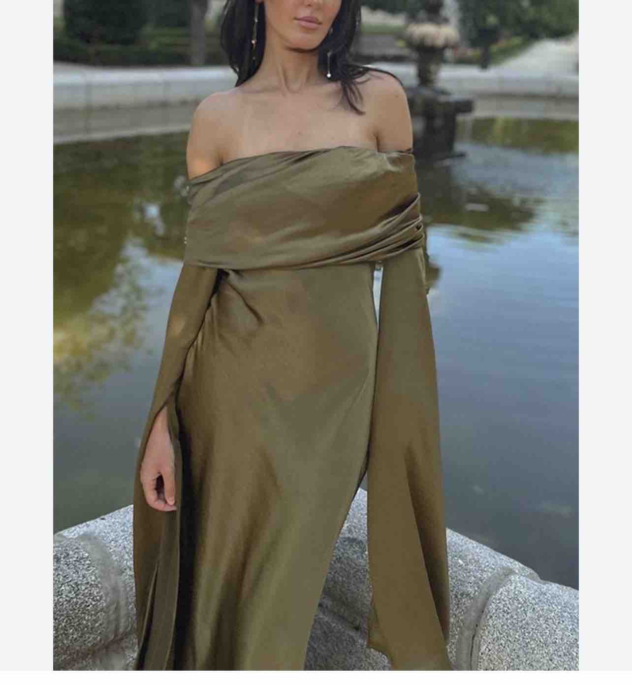 Vestido verde oliva satinado Elena Moore — foto 4 de 4