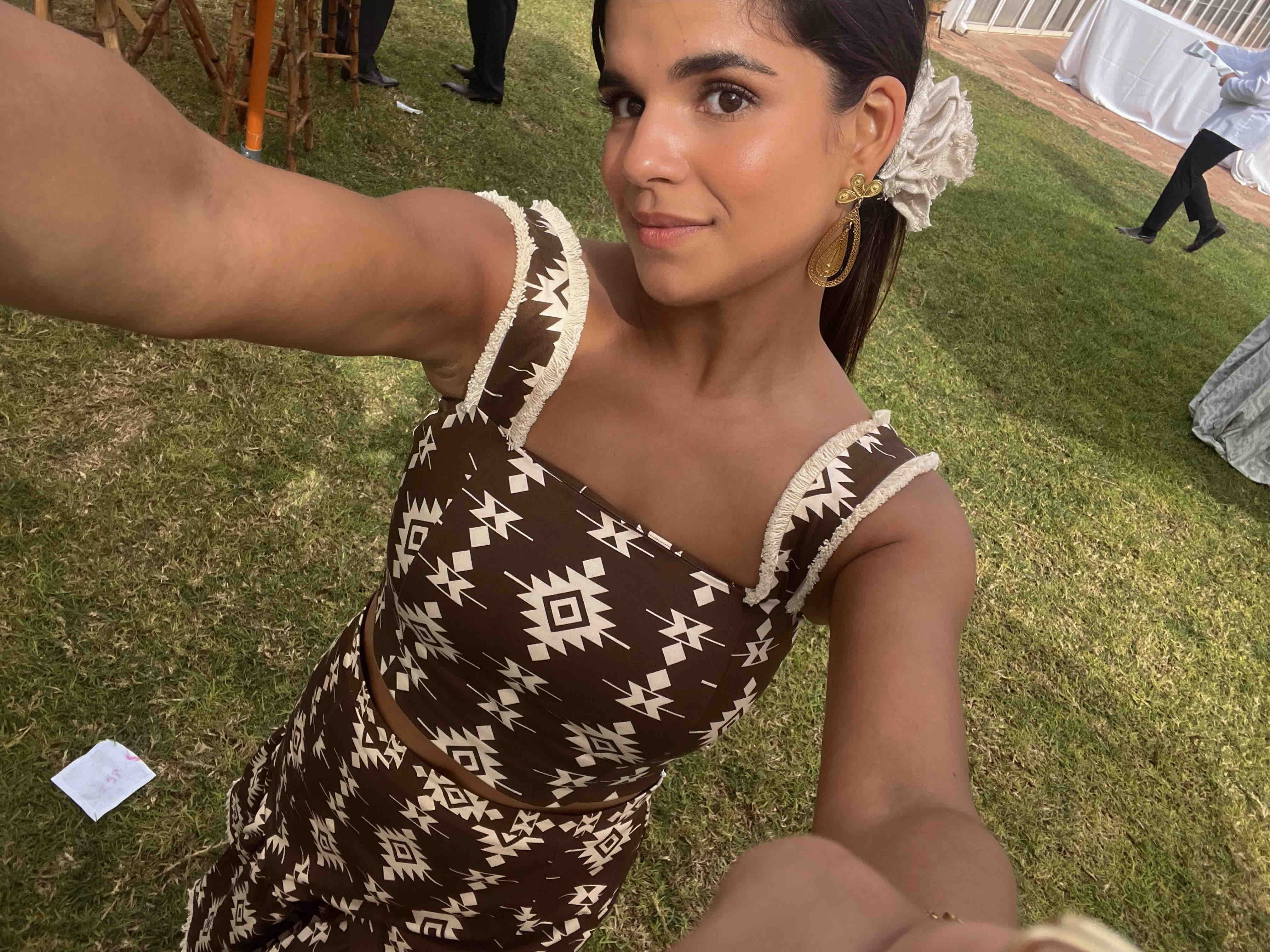 Vestido marrón dos piezas Mattui Collection — foto 2 de 3