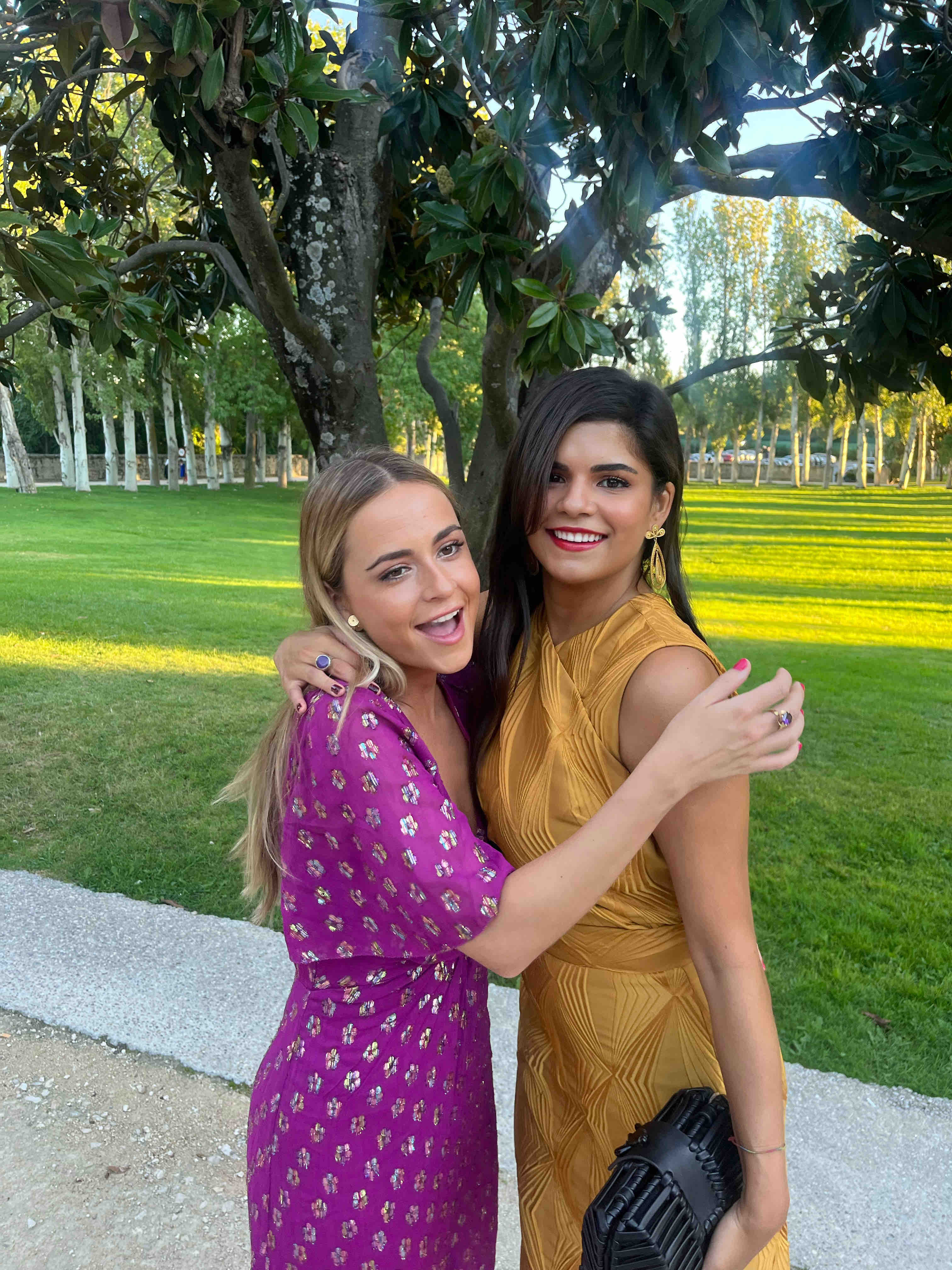 Vestido amarillo,dorado Mattui Collection — foto 2 de 6