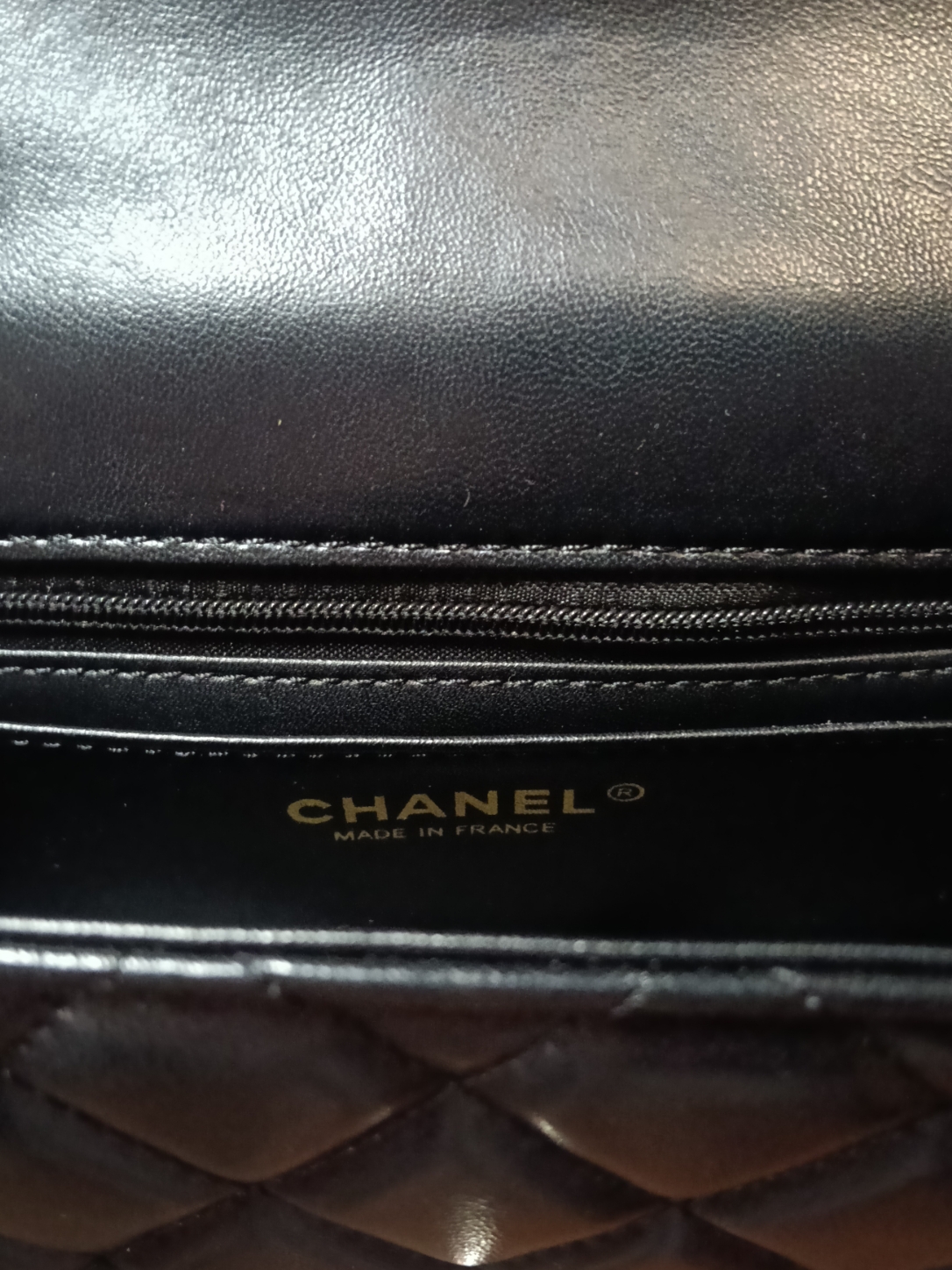 Mini bolso clásico Chanel en piel de cordero. — foto 3 de 4