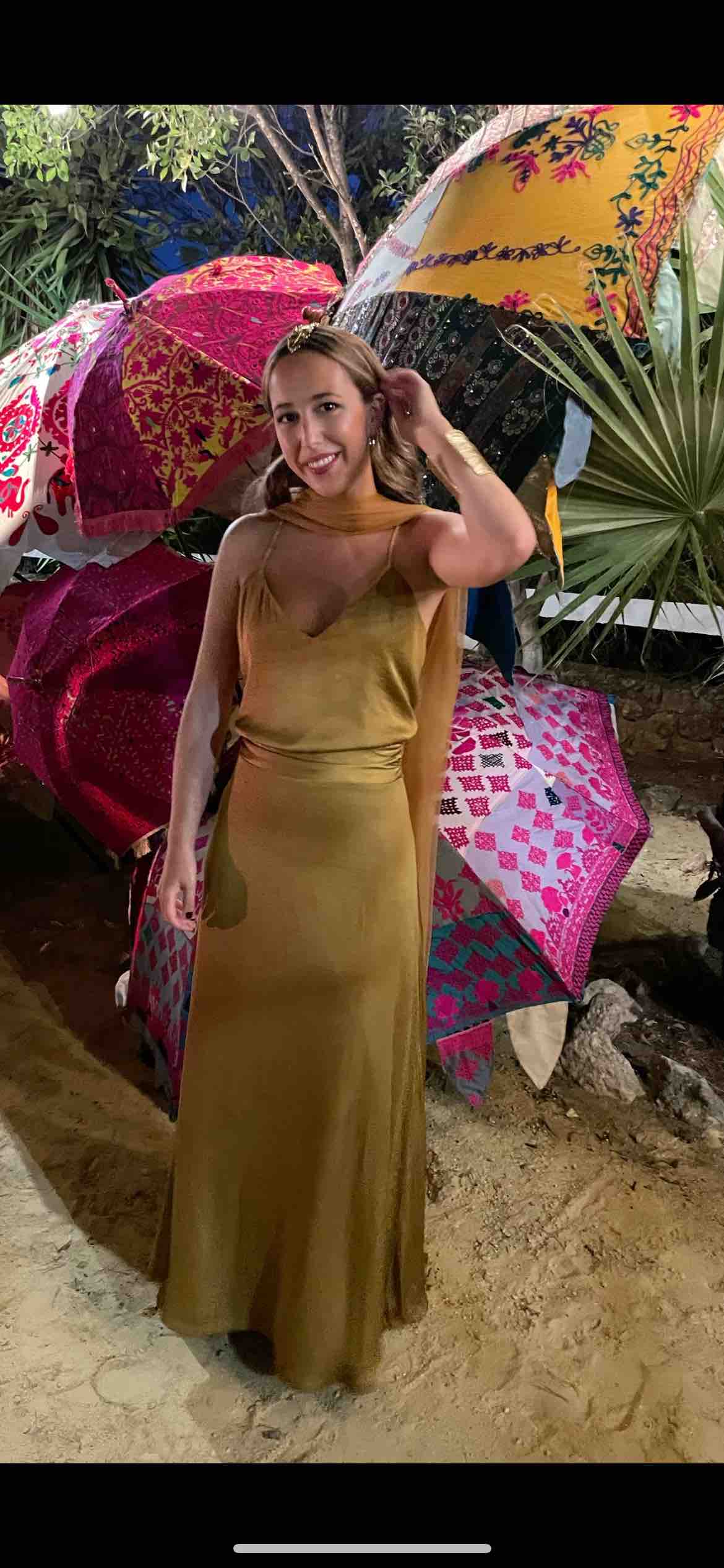 Vestido invitada Hoss Intropia — foto 2 de 4