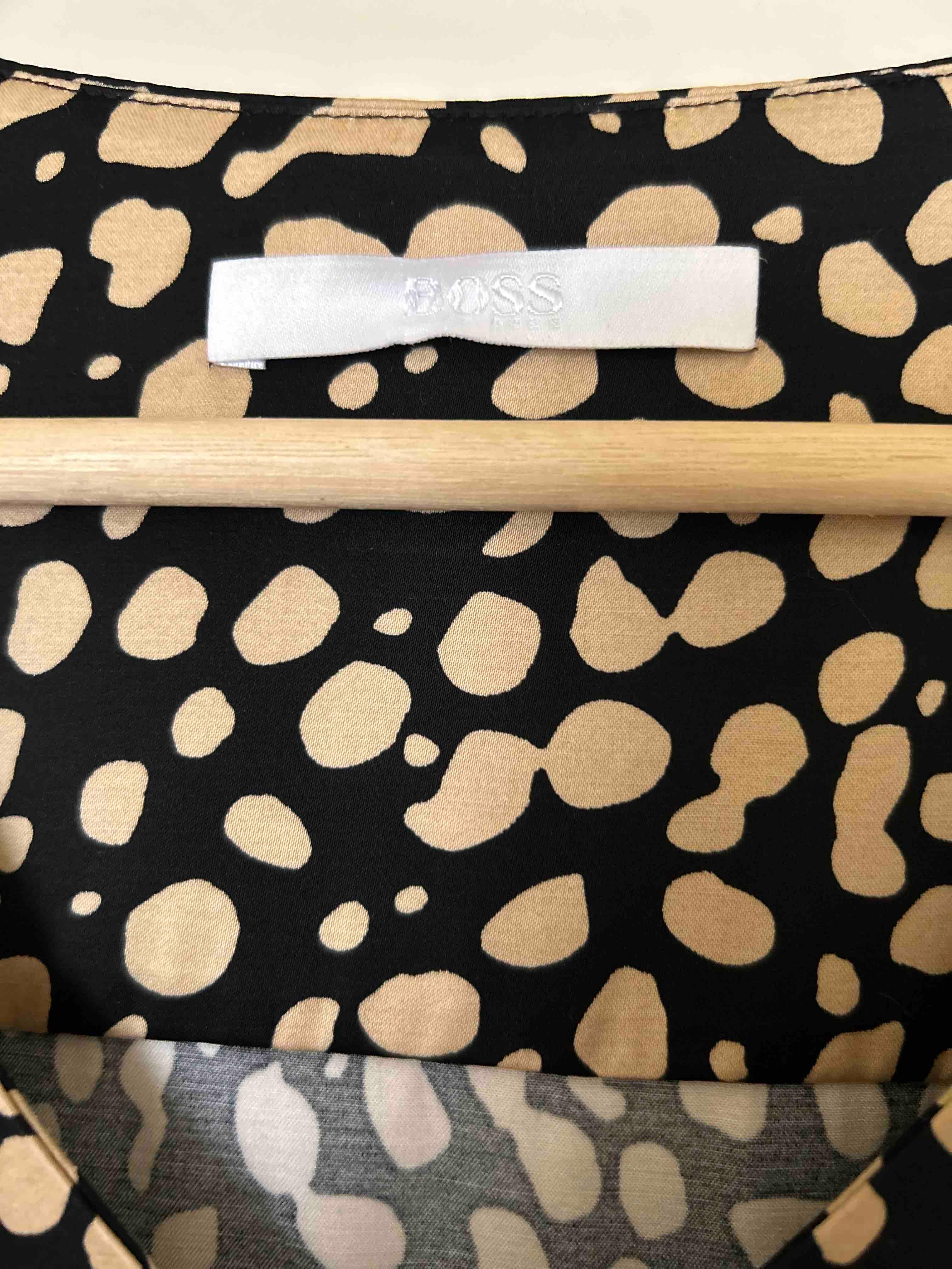 Vestido corto estampado Hugo Boss — foto 4 de 4