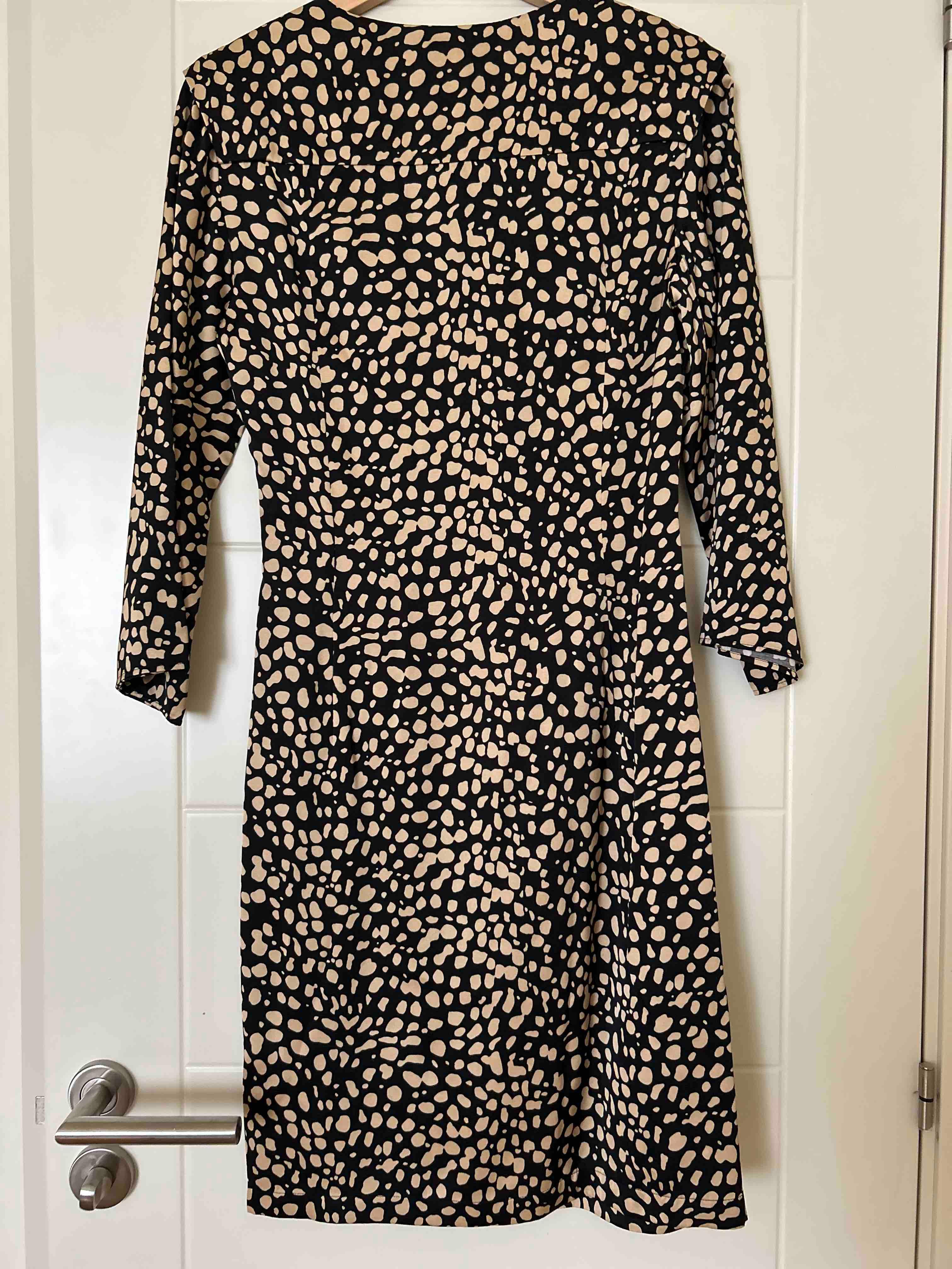 Vestido corto estampado Hugo Boss — foto 2 de 4