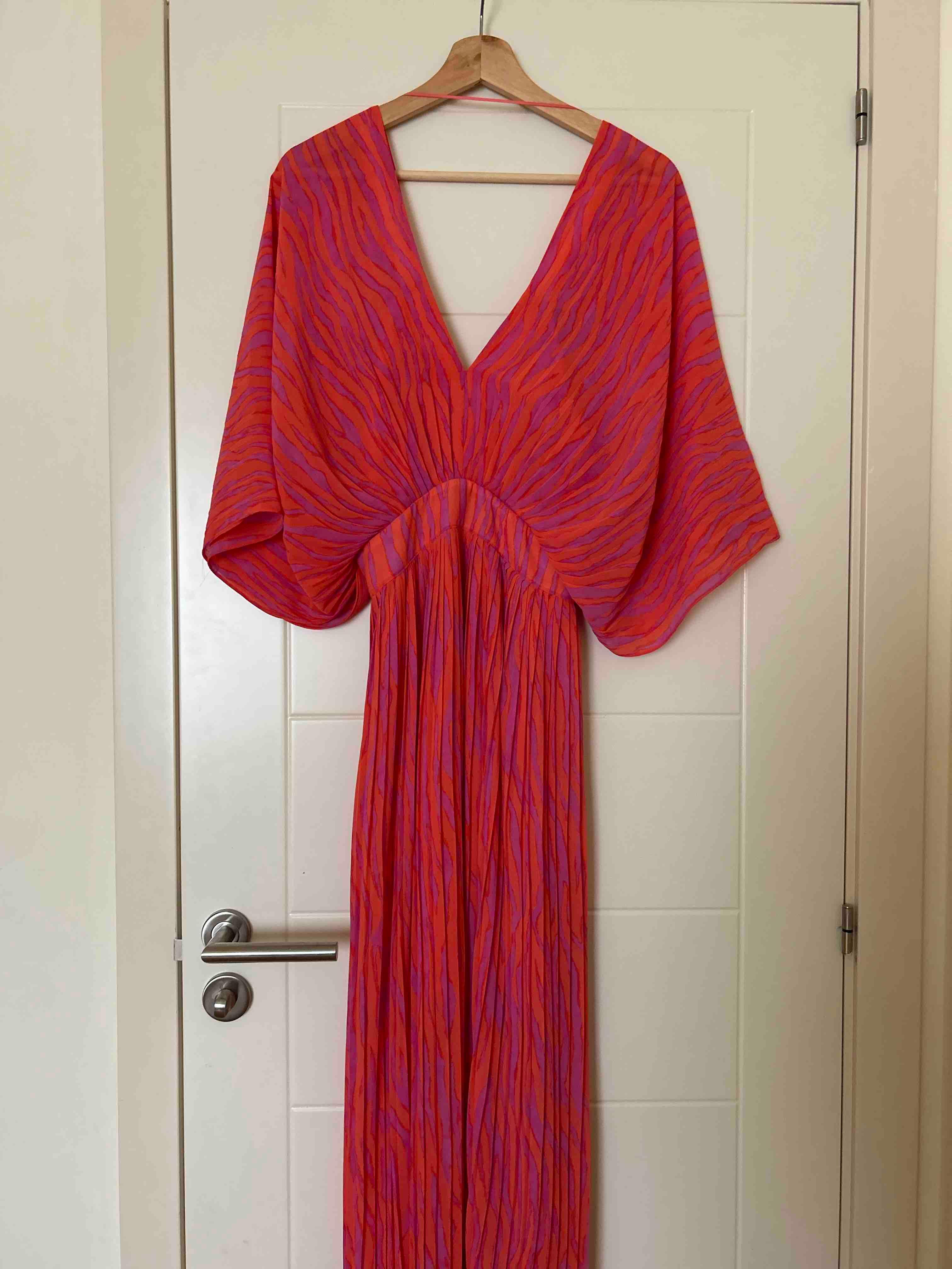 Vestido largo de colores Lola Casademunt — foto 1 de 4