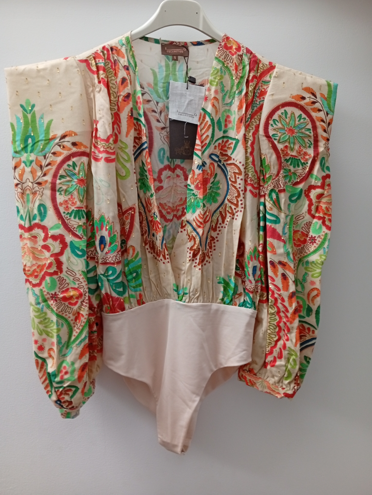 CONJUNTO BODY Y FALDA The IQ Collection — foto 3 de 6