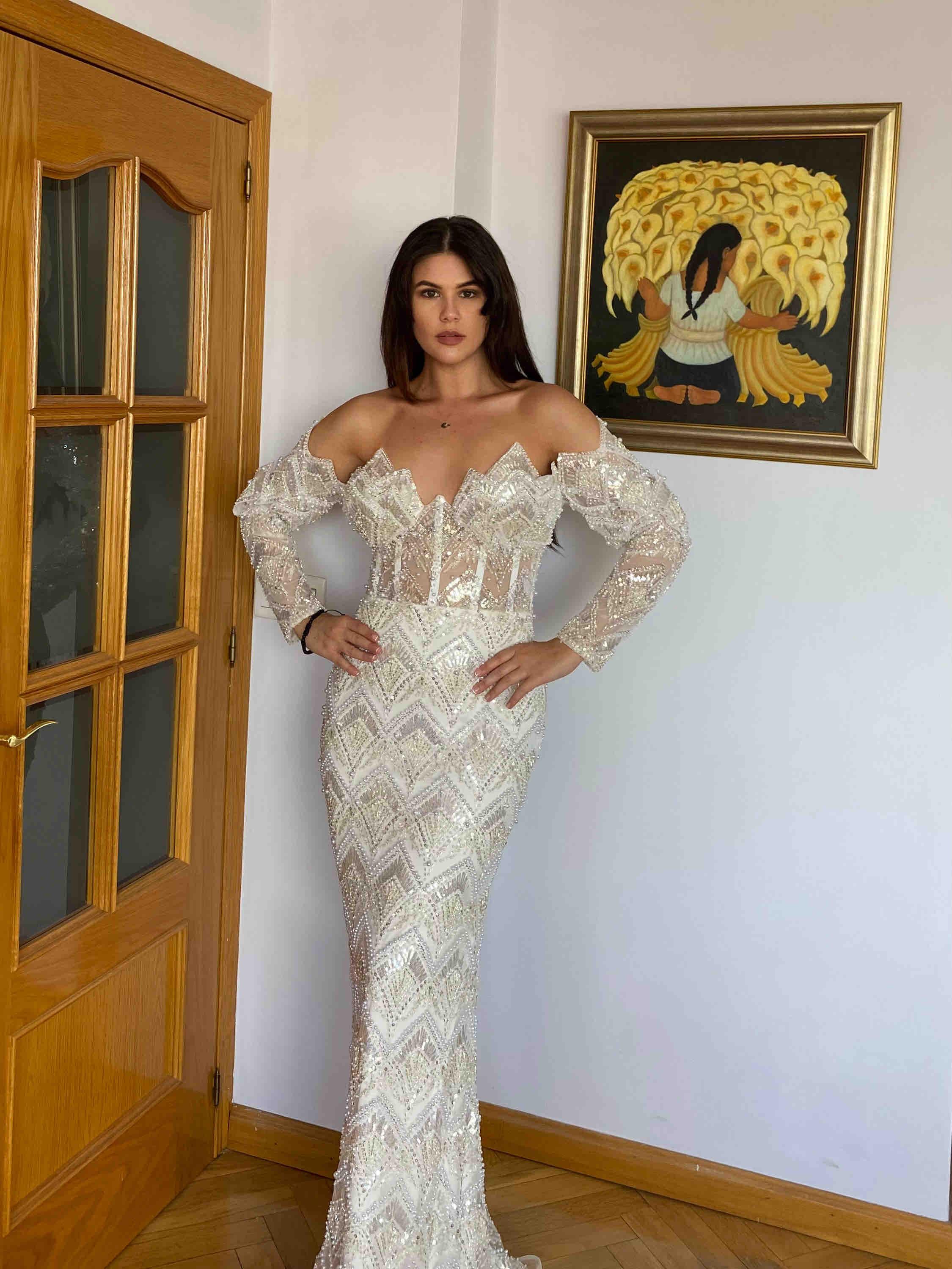Vestido De novia moderna — foto 1 de 2