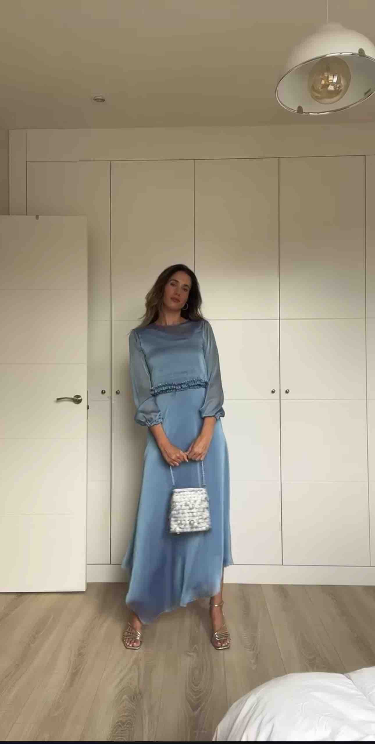 Vestido invitada azul Atelier98 — foto 4 de 6