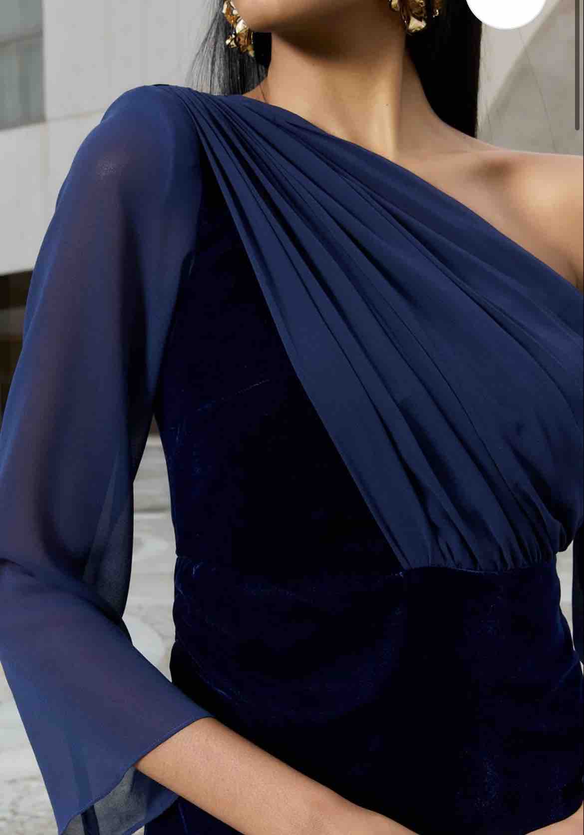 Vestido+ capa azul marino terciopelo y gasa Lady Pipa — foto 2 de 4