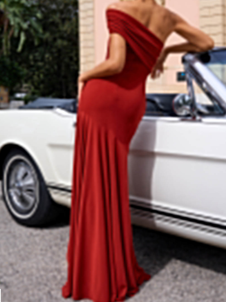 vestido invitada Miphai terracota — foto 1 de 3