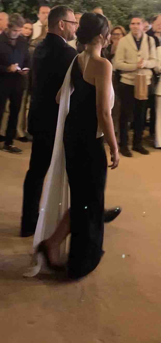 Vestido Juan Bernal blanco y negro, talla S, en alquiler — foto 2 de 2