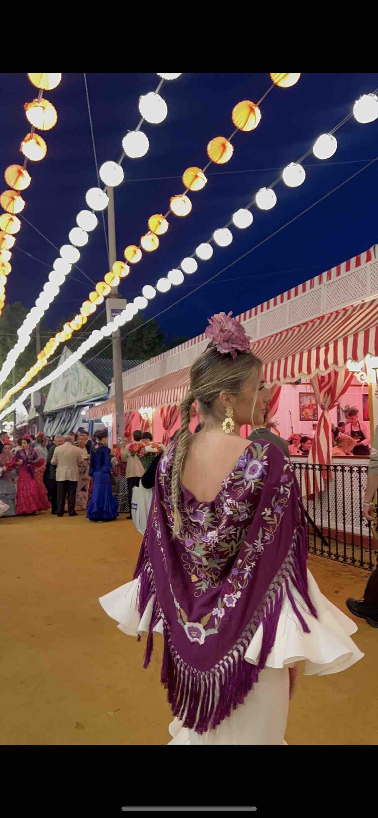 Mantón morado flamenca — foto 1 de 3