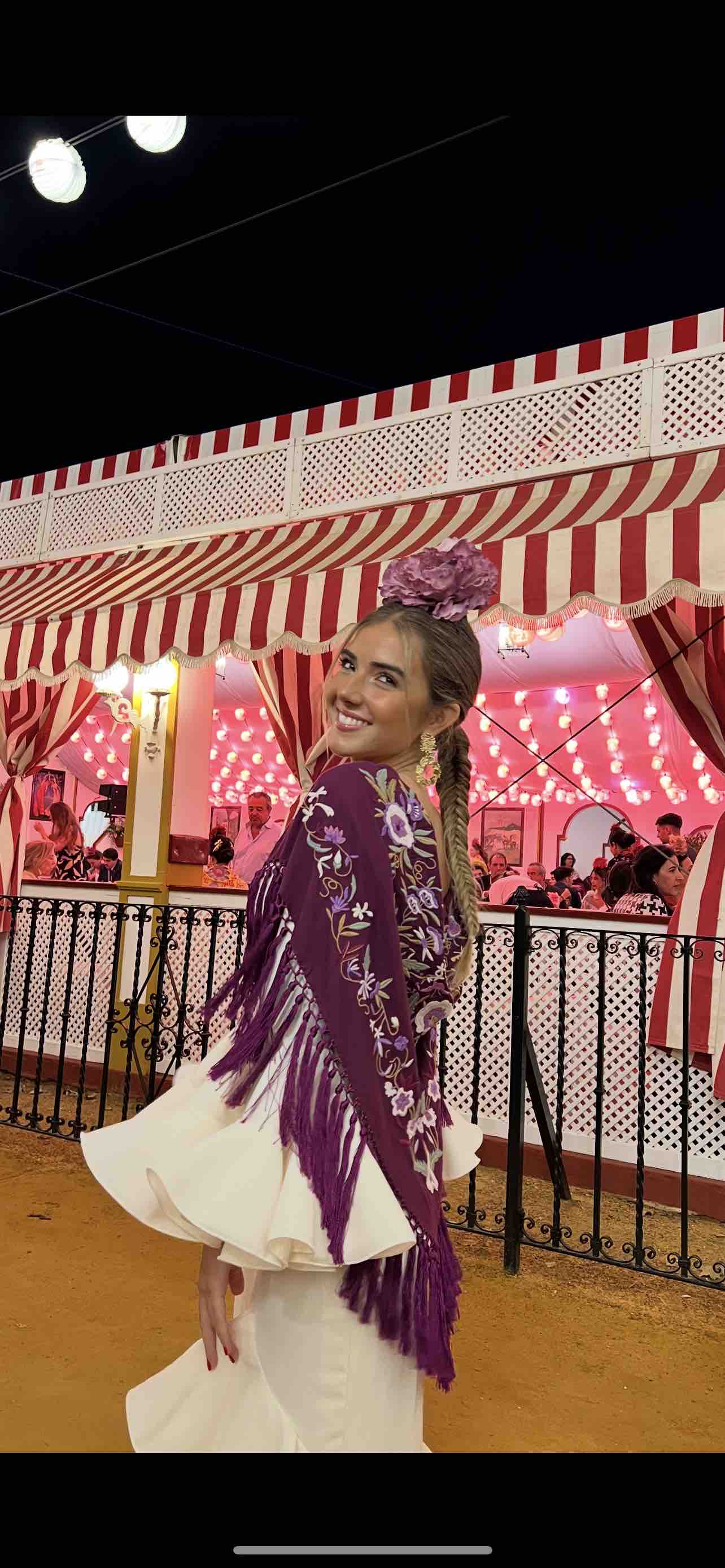 Mantón morado flamenca — foto 2 de 3