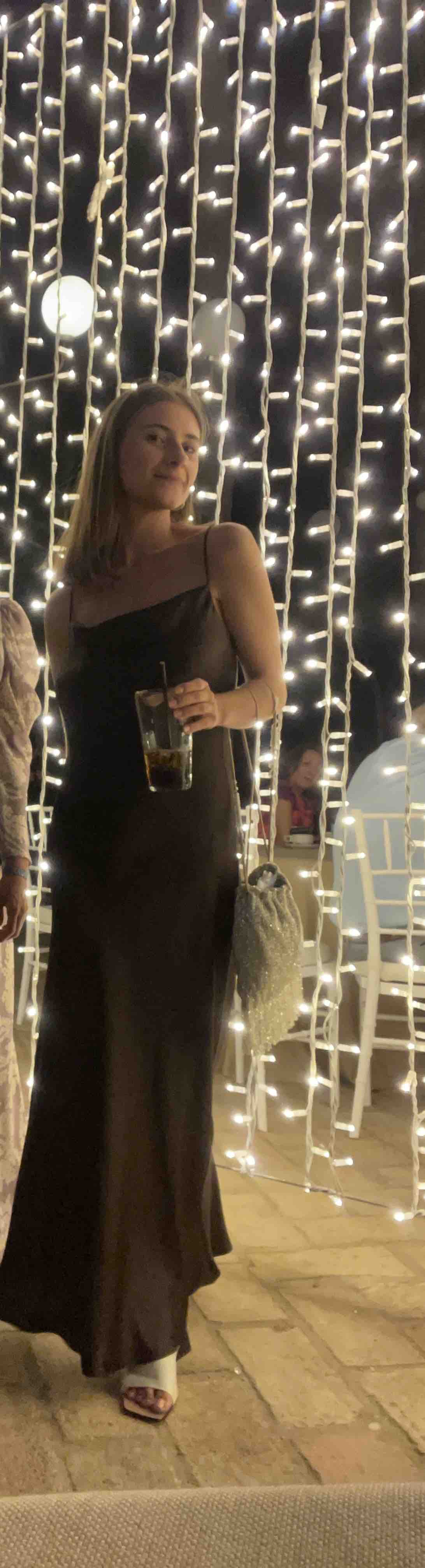Vestido invitada chocolate Massimo Dutti — foto 1 de 2