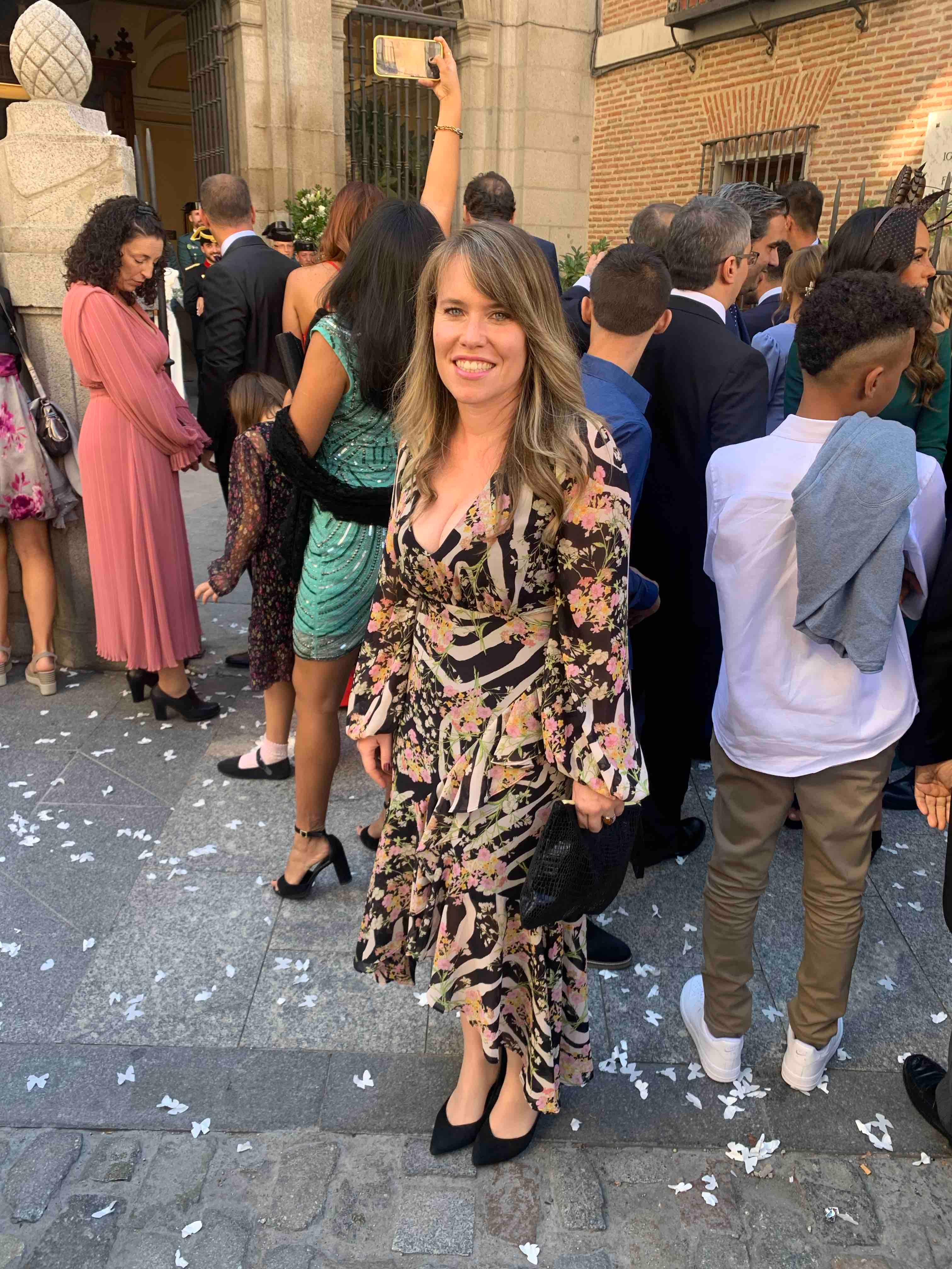 Vestido invitada boda Guess — foto 2 de 4