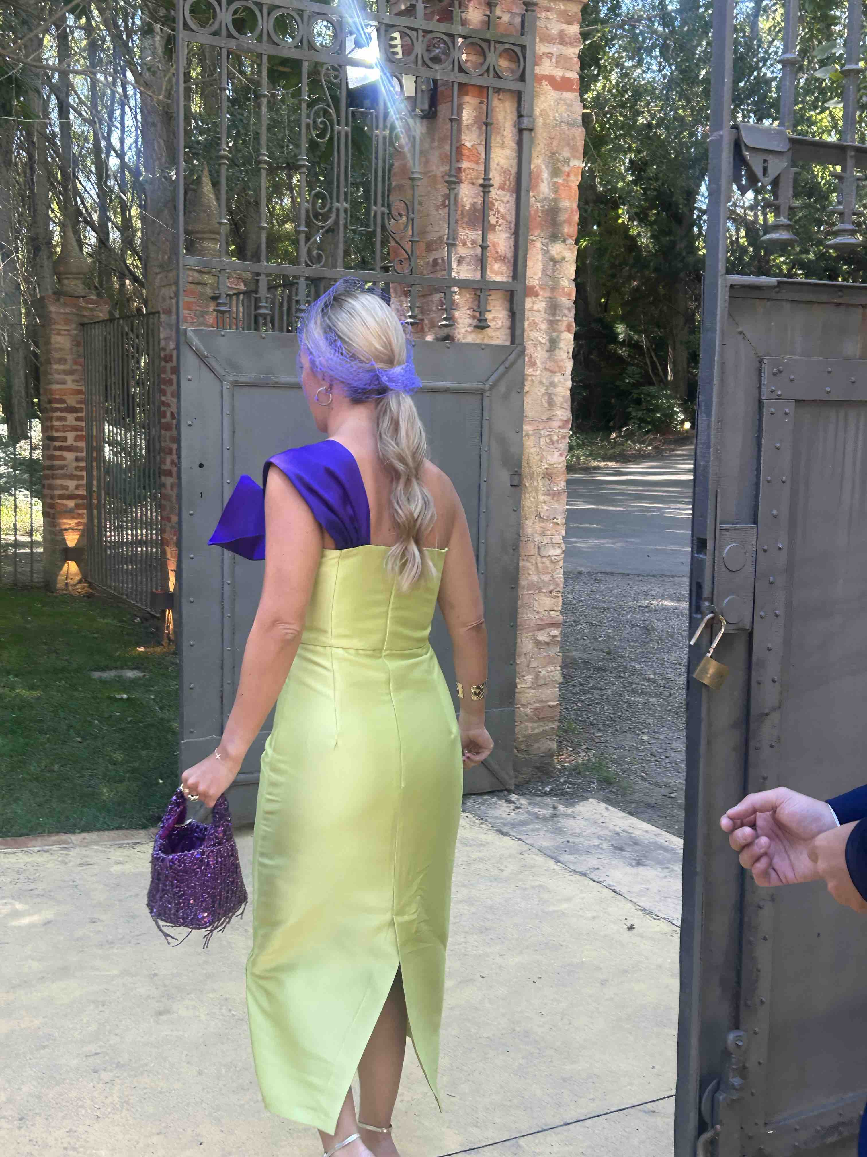 Vestido de Invitada Coosy — foto 1 de 3