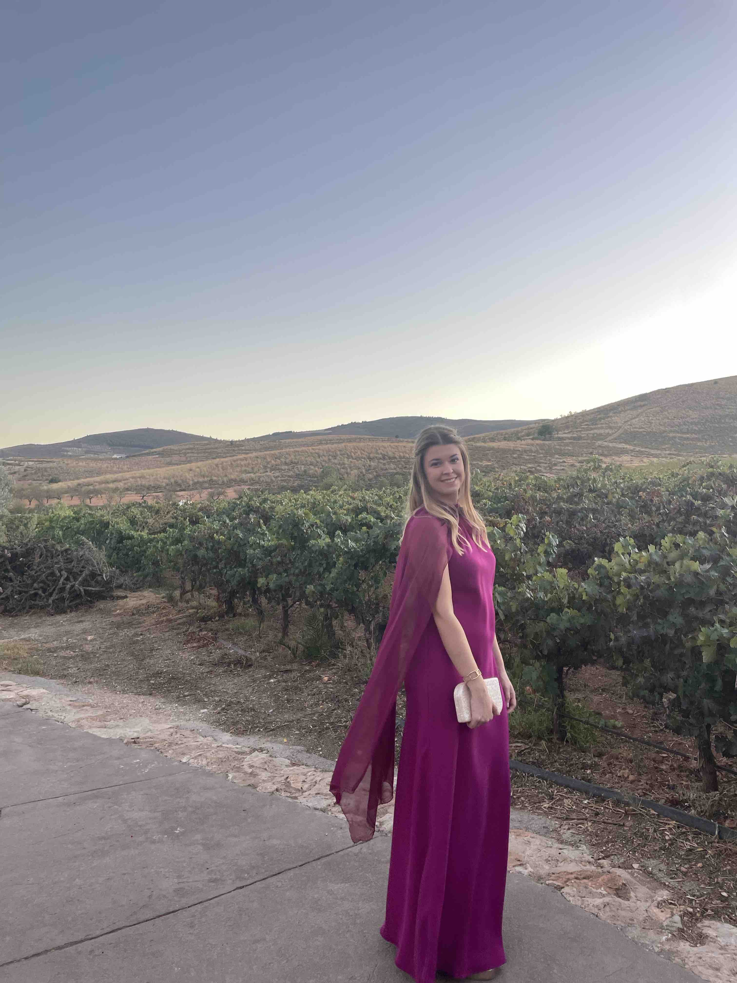 Vestido boda con capa Scarlatta — foto 2 de 2