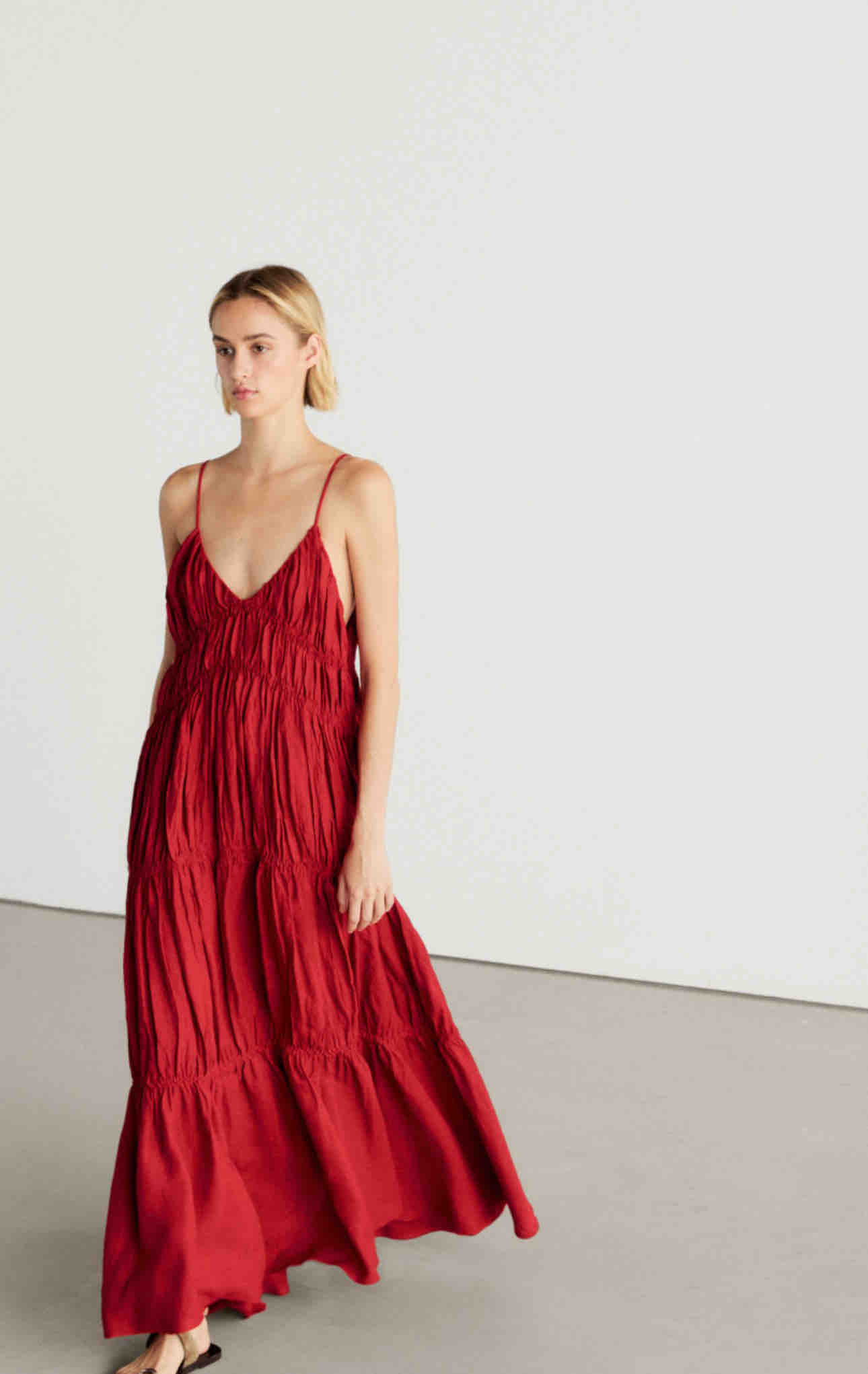 Vestido rojo fruncido Massimo Dutti talla M — foto 1 de 5