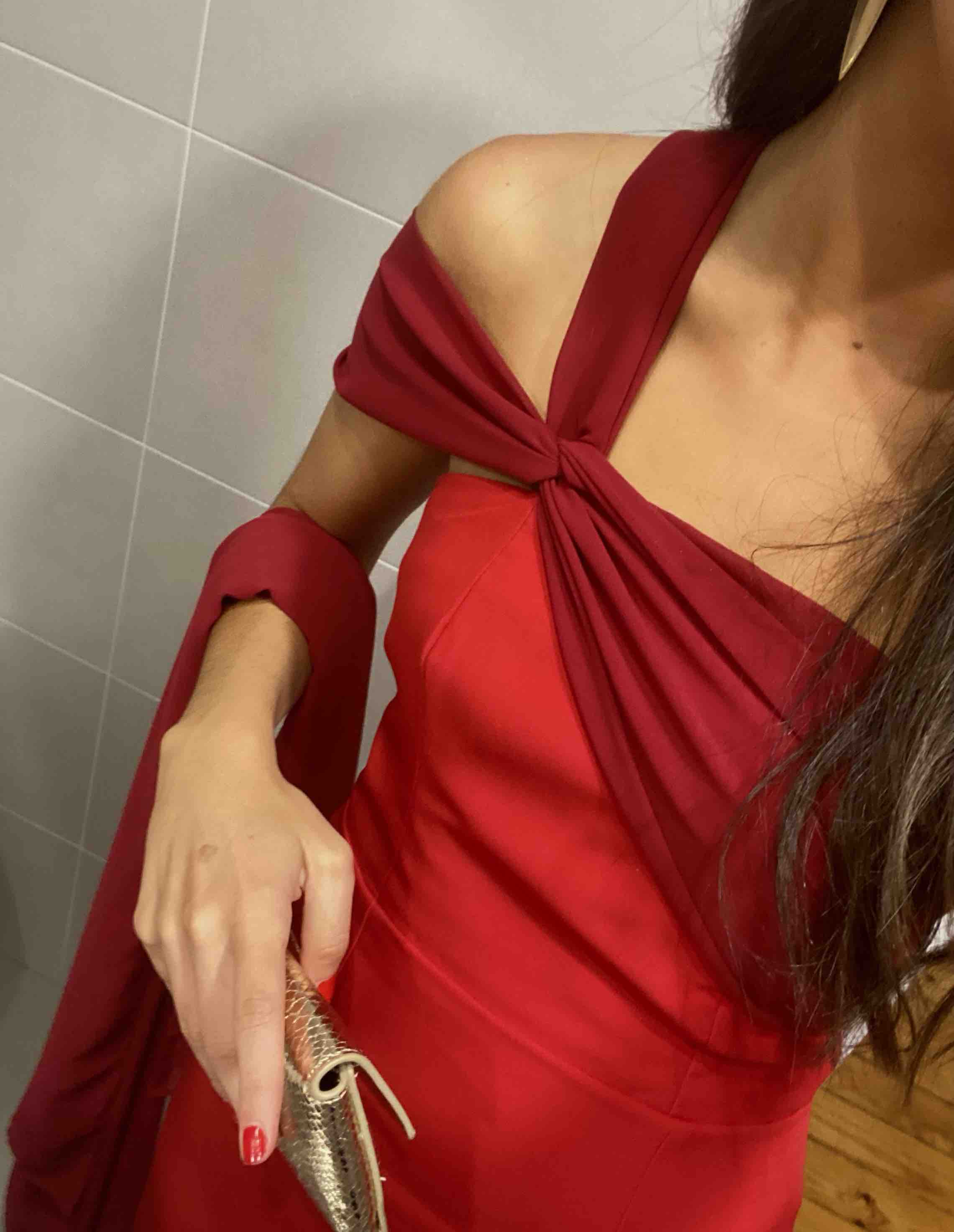 Vestido invitada rojo ideal Mar Clemente — foto 2 de 2