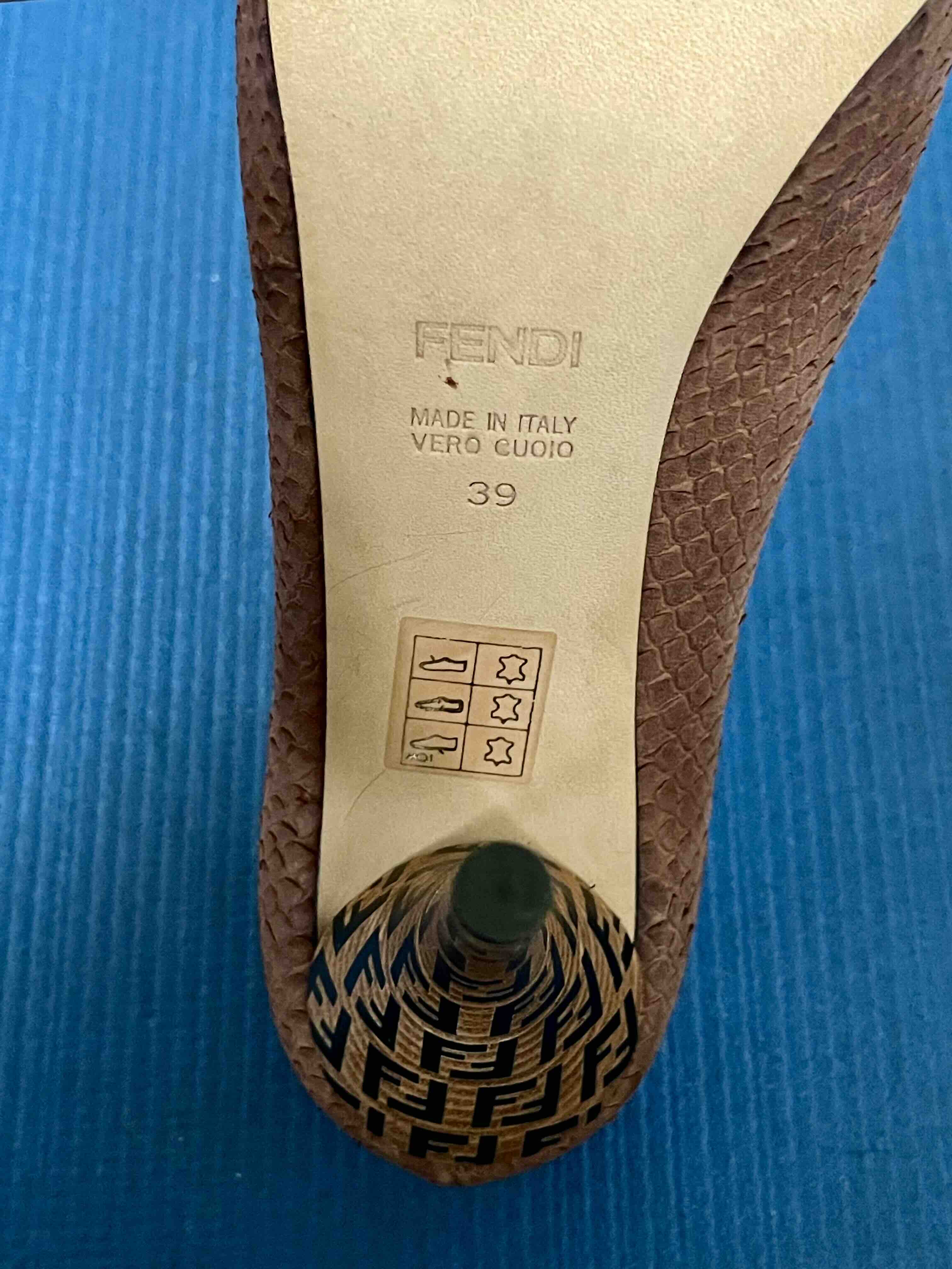 Zapatos Fendi Superstar Pumps — foto 6 de 6