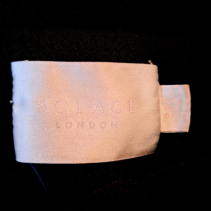 Vestido largo de Solace London — foto 4 de 4