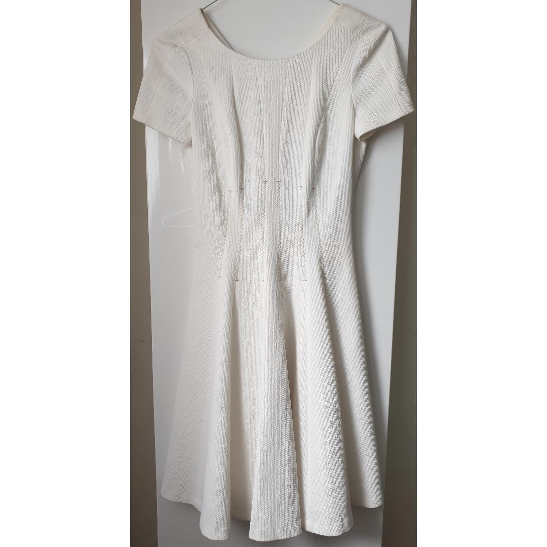 Vestido de vuelo de Paule Ka — foto 1 de 4