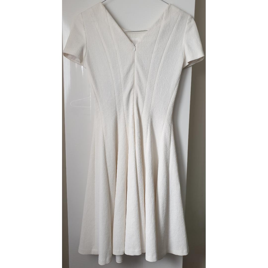 Vestido de vuelo de Paule Ka — foto 2 de 4