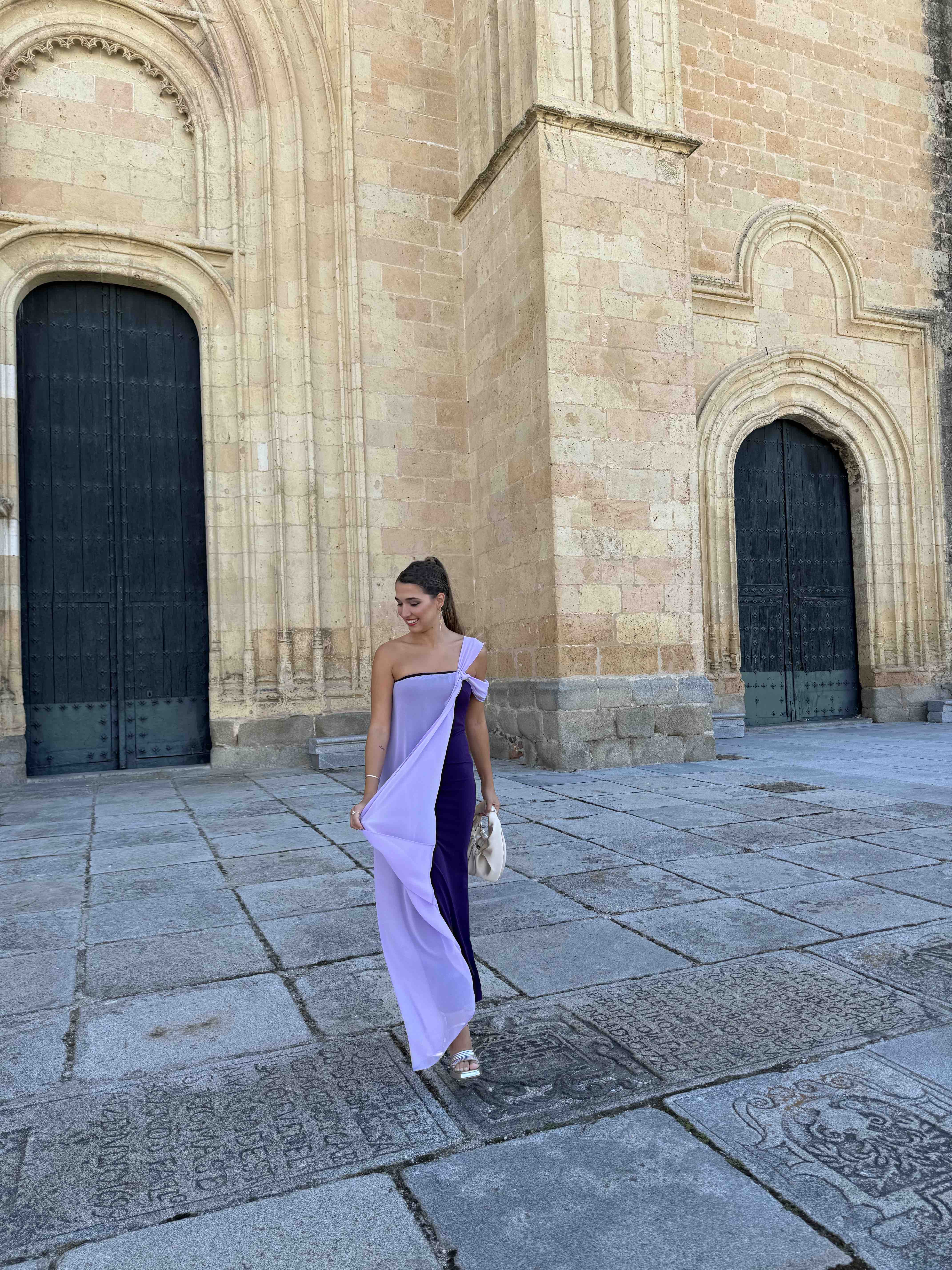 Vestido ideal para bodas y eventos The Are — foto 3 de 3