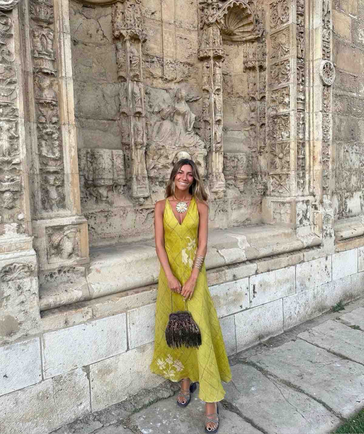 Vestido invitada lino Massimo Dutti — foto 1 de 2