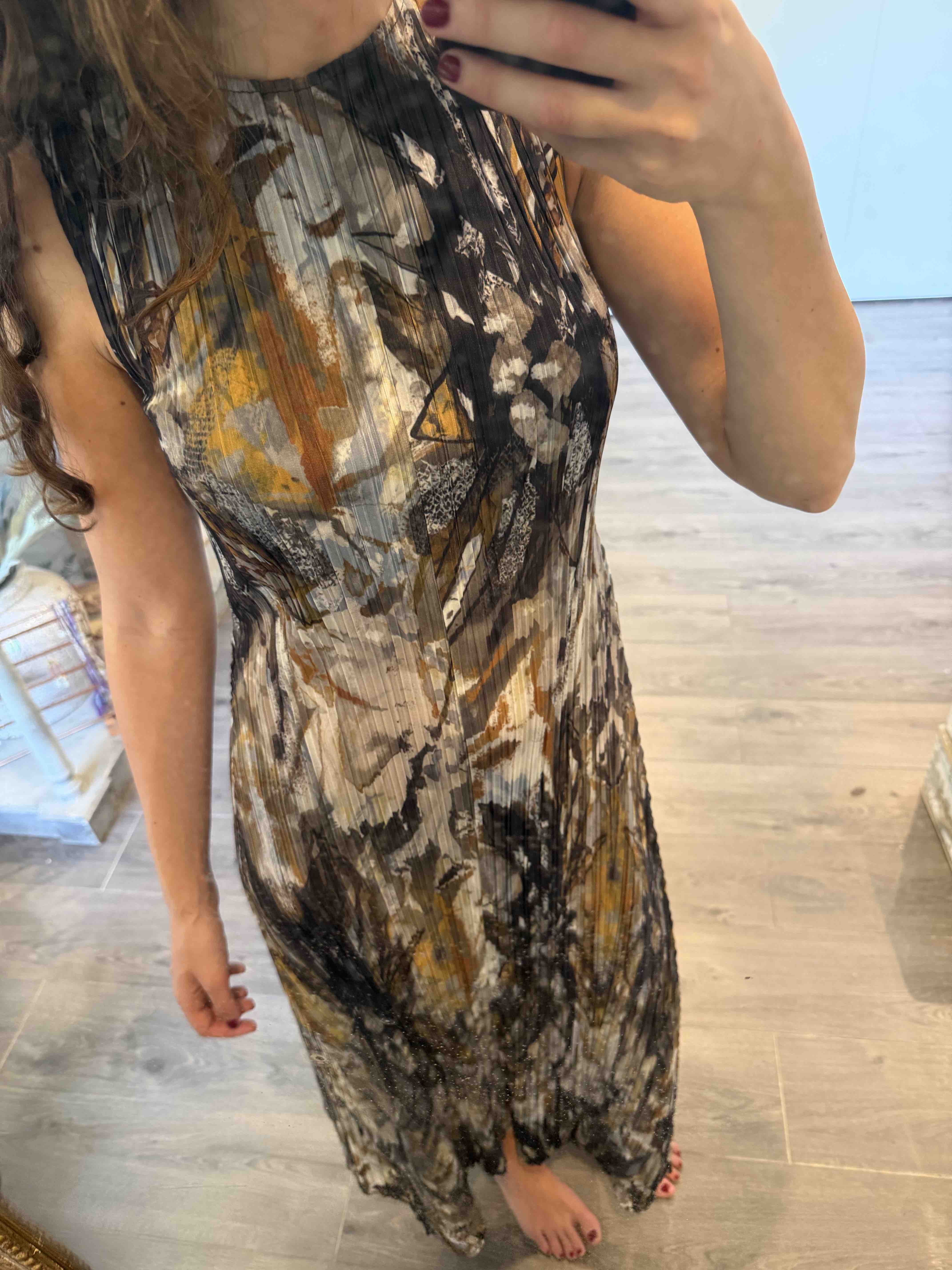 Vestido Adolfo Dominguez — foto 2 de 3