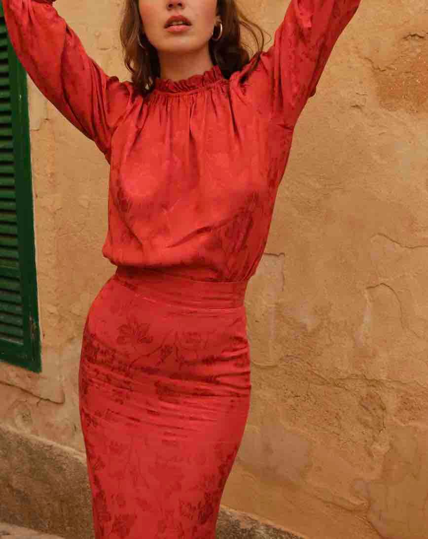 Conjunto Rojo Seco Mattüi — foto 3 de 3