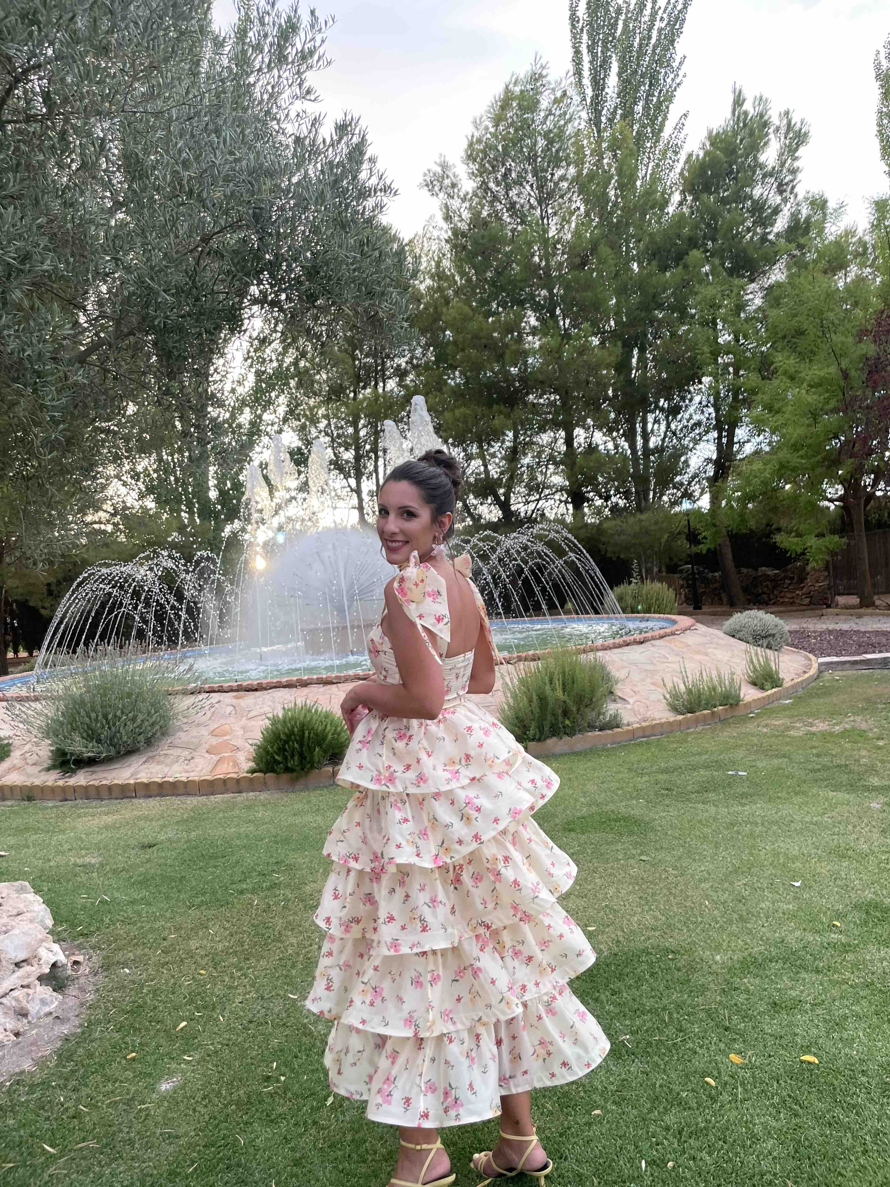 Vestido midi volantes & Other Stories — foto 2 de 5