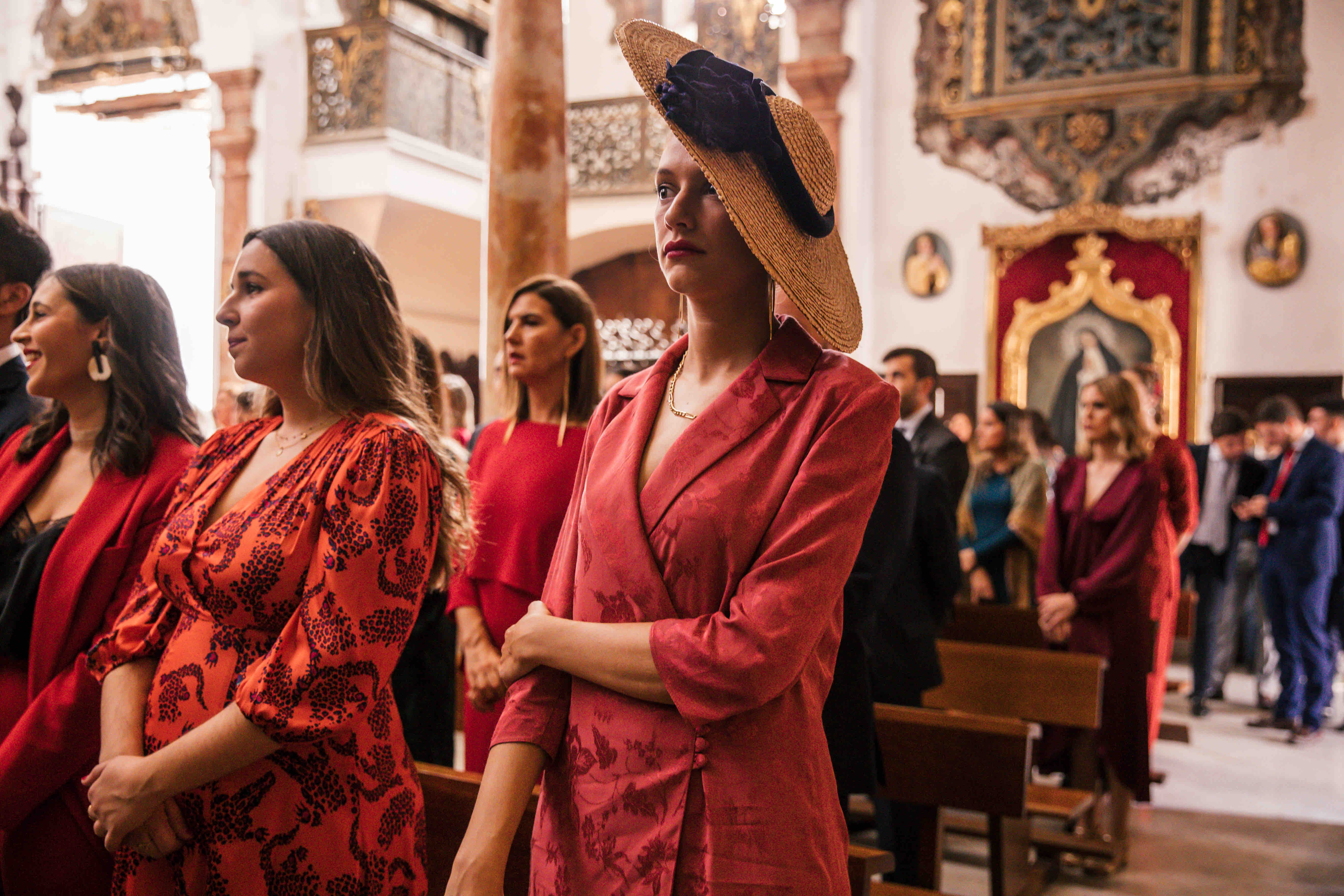 Vestido ideal y elegante de bodas en un coral rosado Mattui Collection — foto 3 de 3