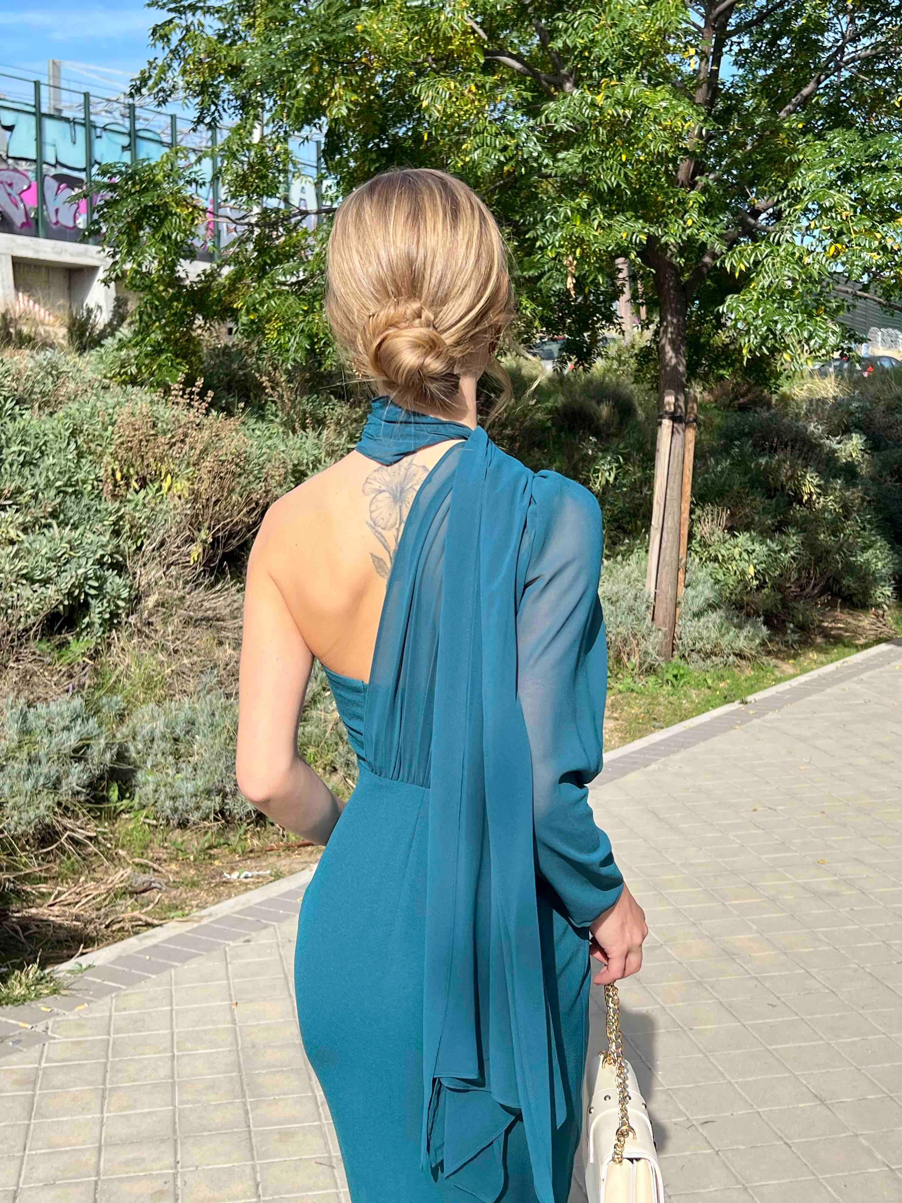 Vestido invitada boda Lady pipa con pañuelo/capa — foto 4 de 5
