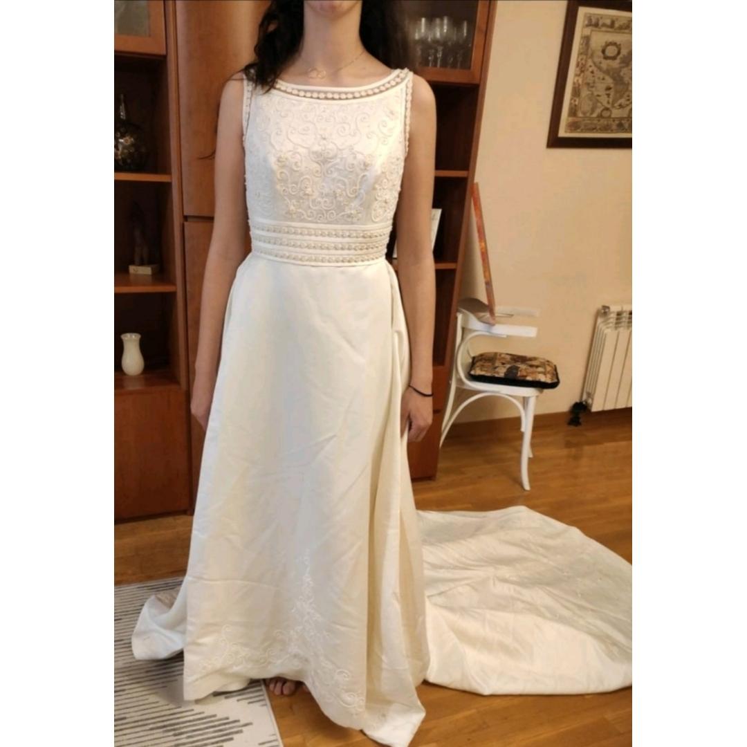 vestido novia recto con sobrefalda — foto 2 de 5