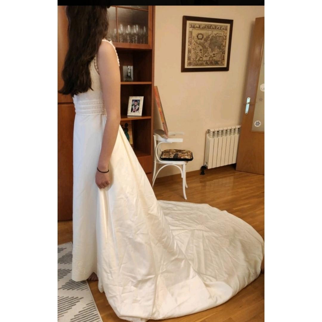 vestido novia recto con sobrefalda — foto 3 de 5