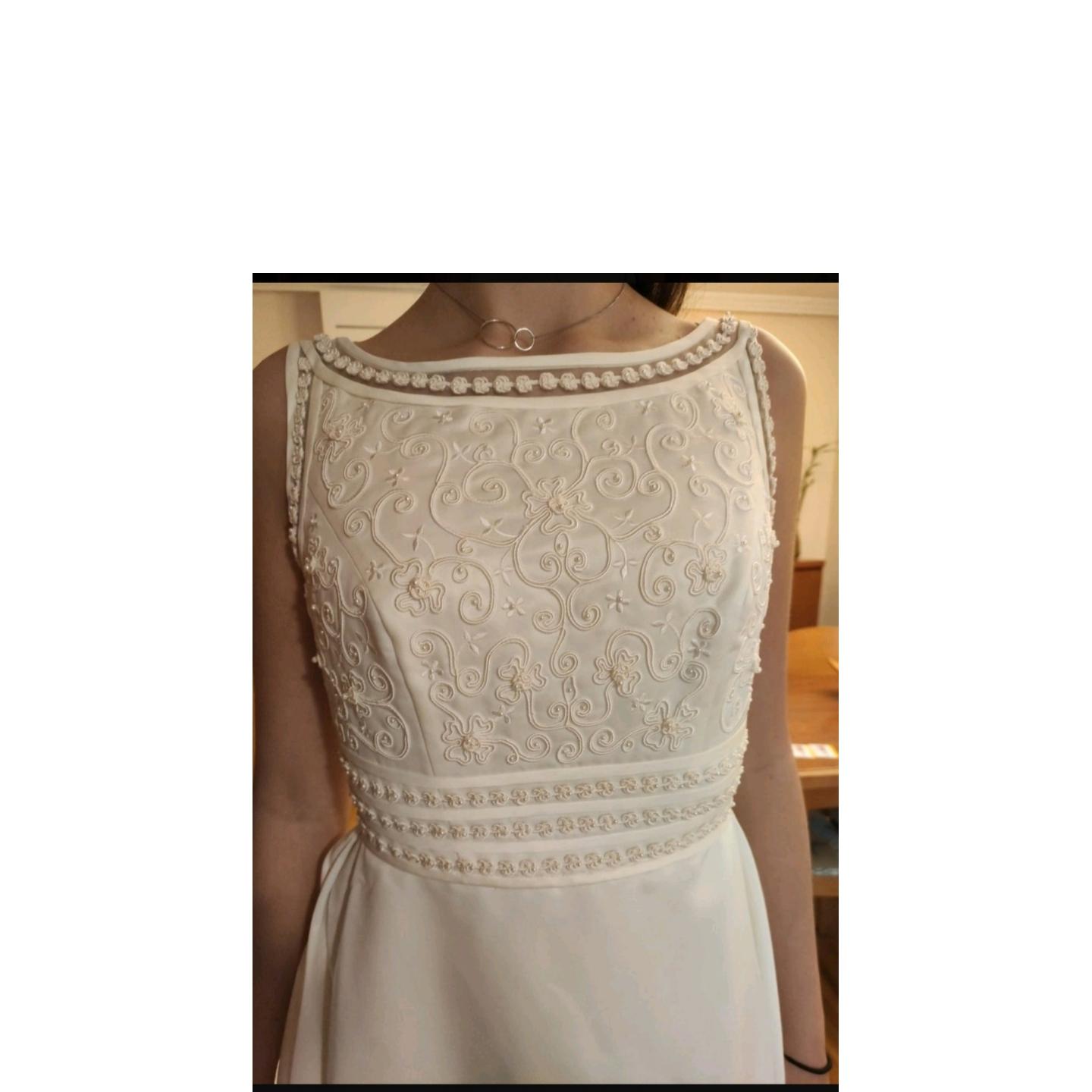 vestido novia recto con sobrefalda — foto 4 de 5