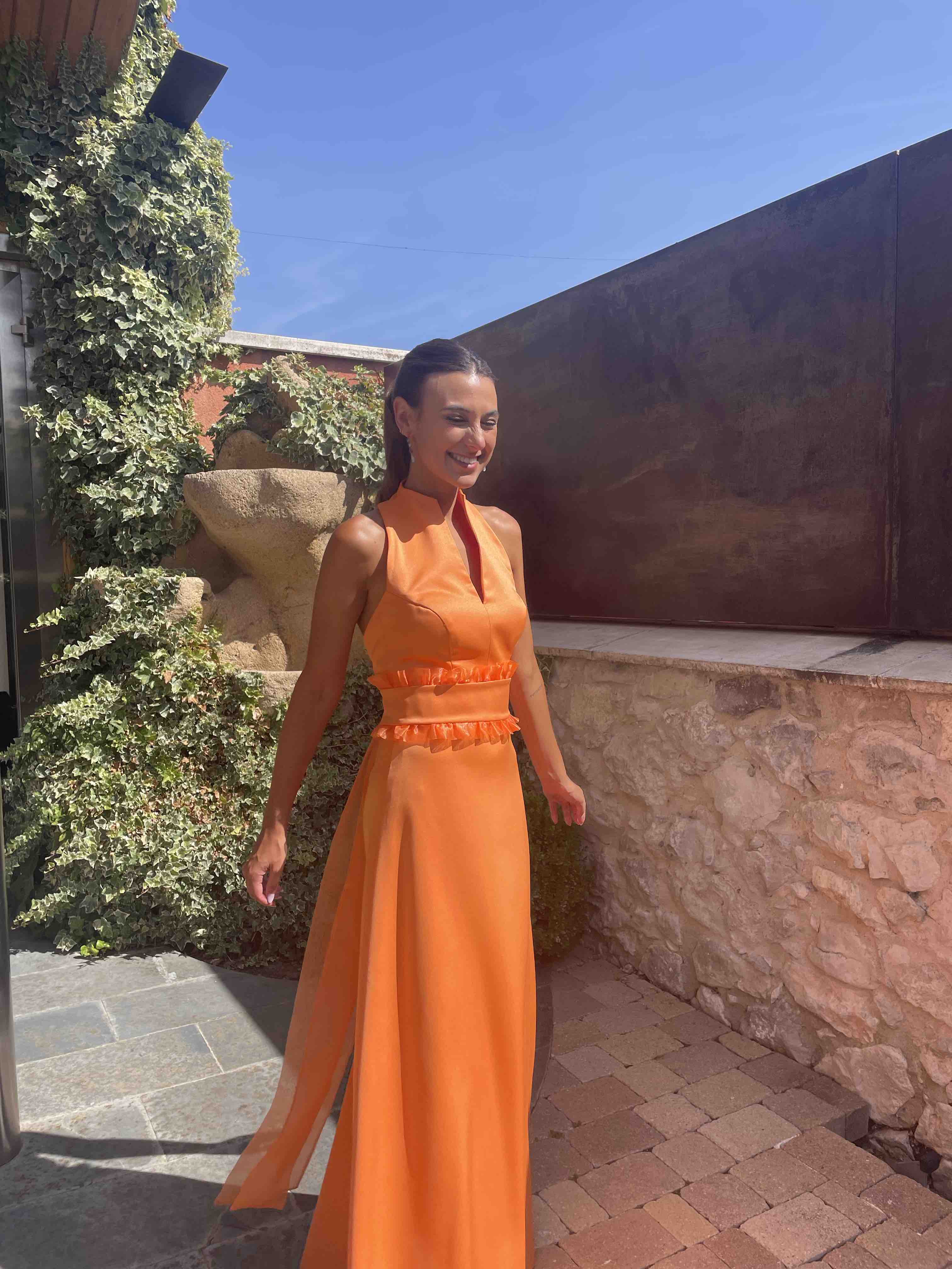 Vestido hecho a medida — foto 2 de 3