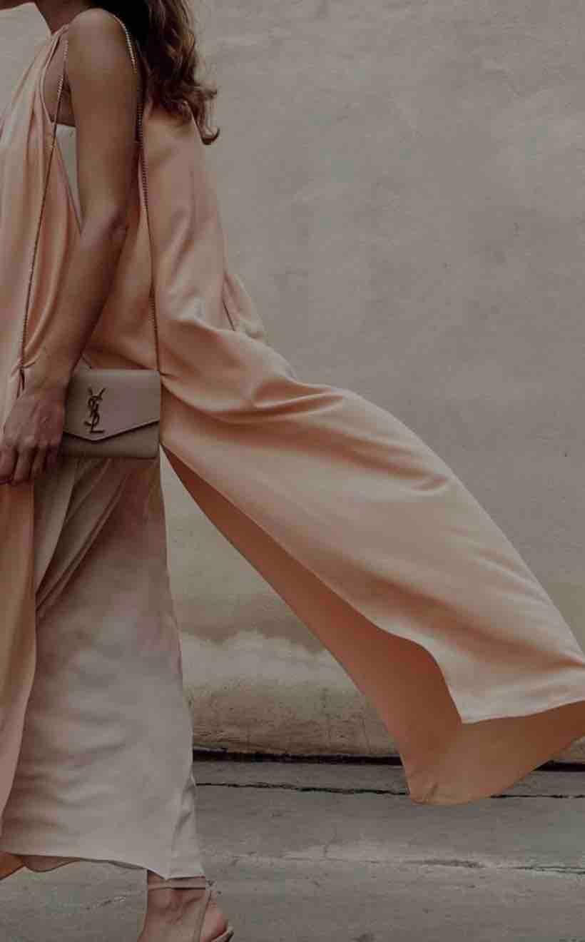 Vestido de invitada de la colección de Victoria x Brilada. El precio del vestido es de 350€ — foto 2 de 5