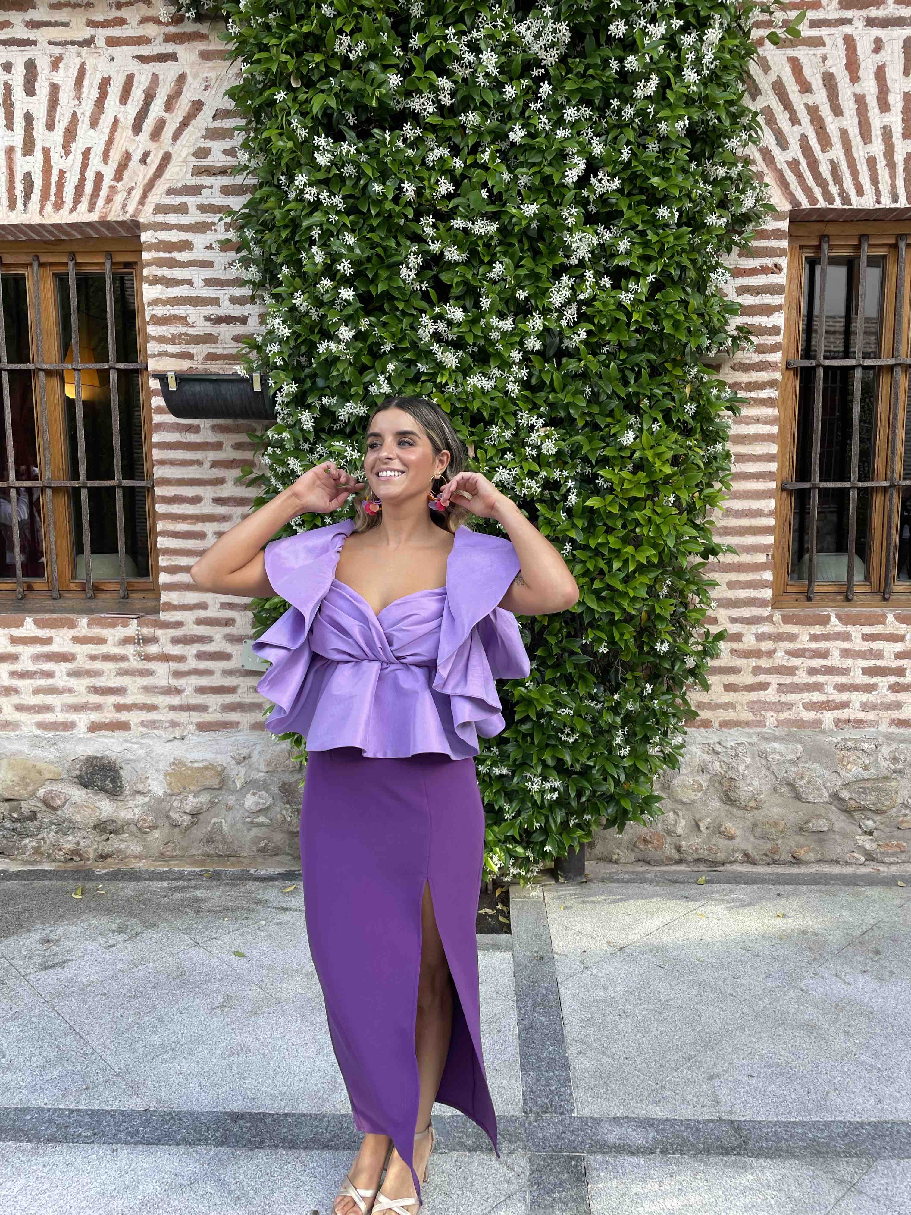 Vestido lila y morado volantes Dew & Corch — foto 3 de 3
