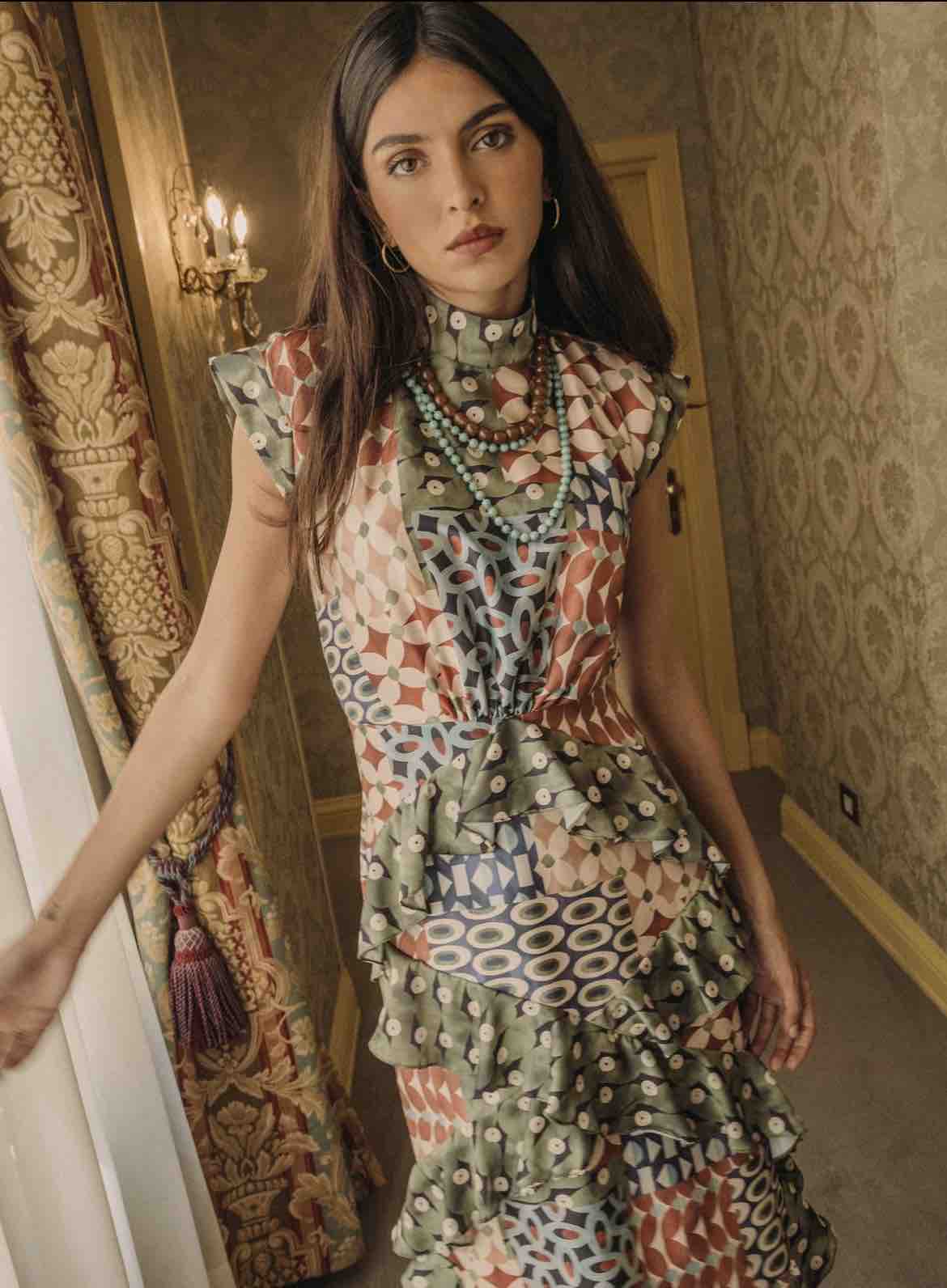 Vestido invitada estampado verde Cherubina — foto 4 de 6